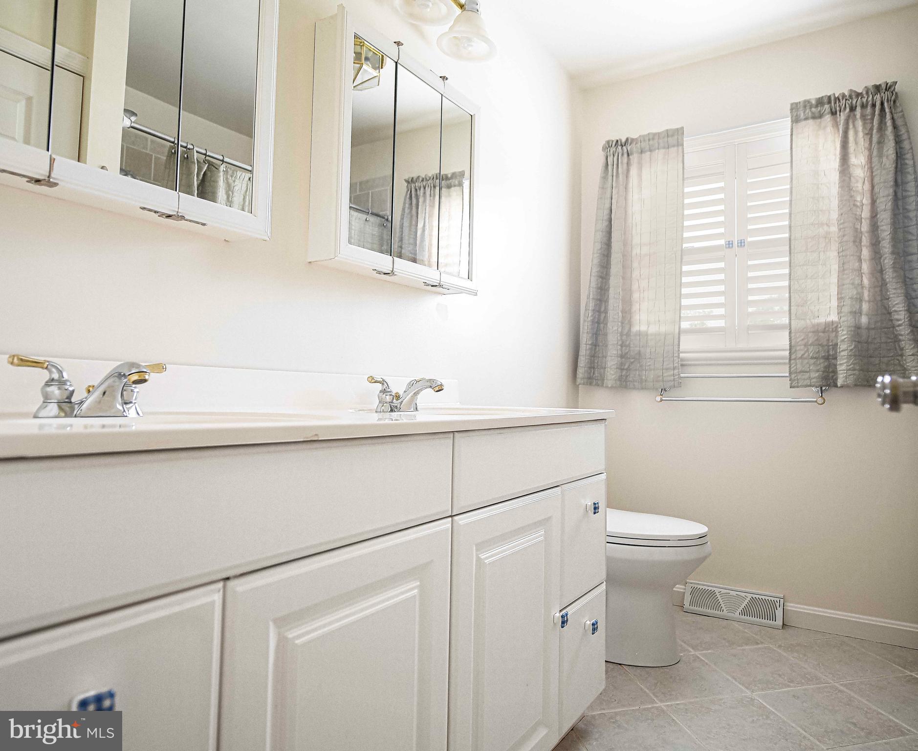 WAKEFIELD MEADOWS - Residential