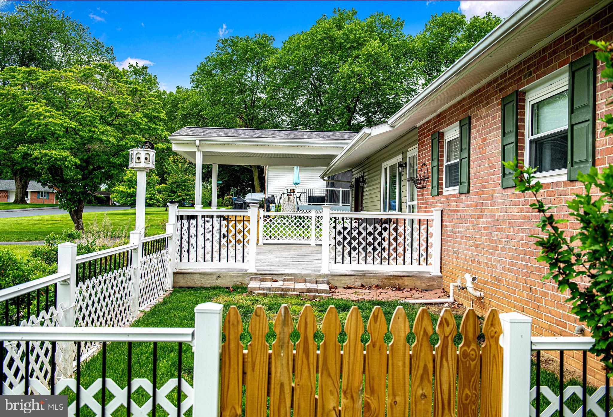 WAKEFIELD MEADOWS - Residential