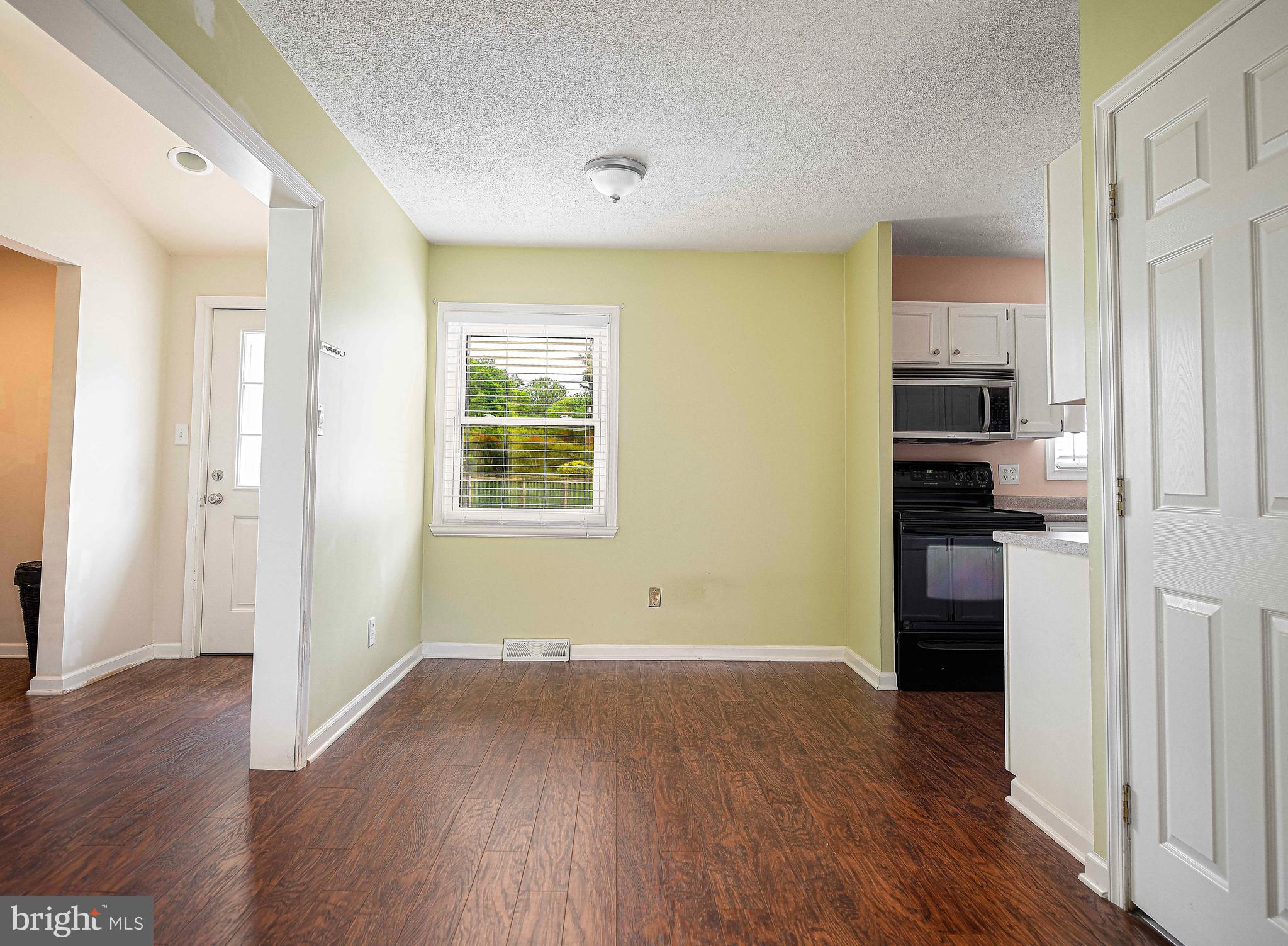 WAKEFIELD MEADOWS - Residential