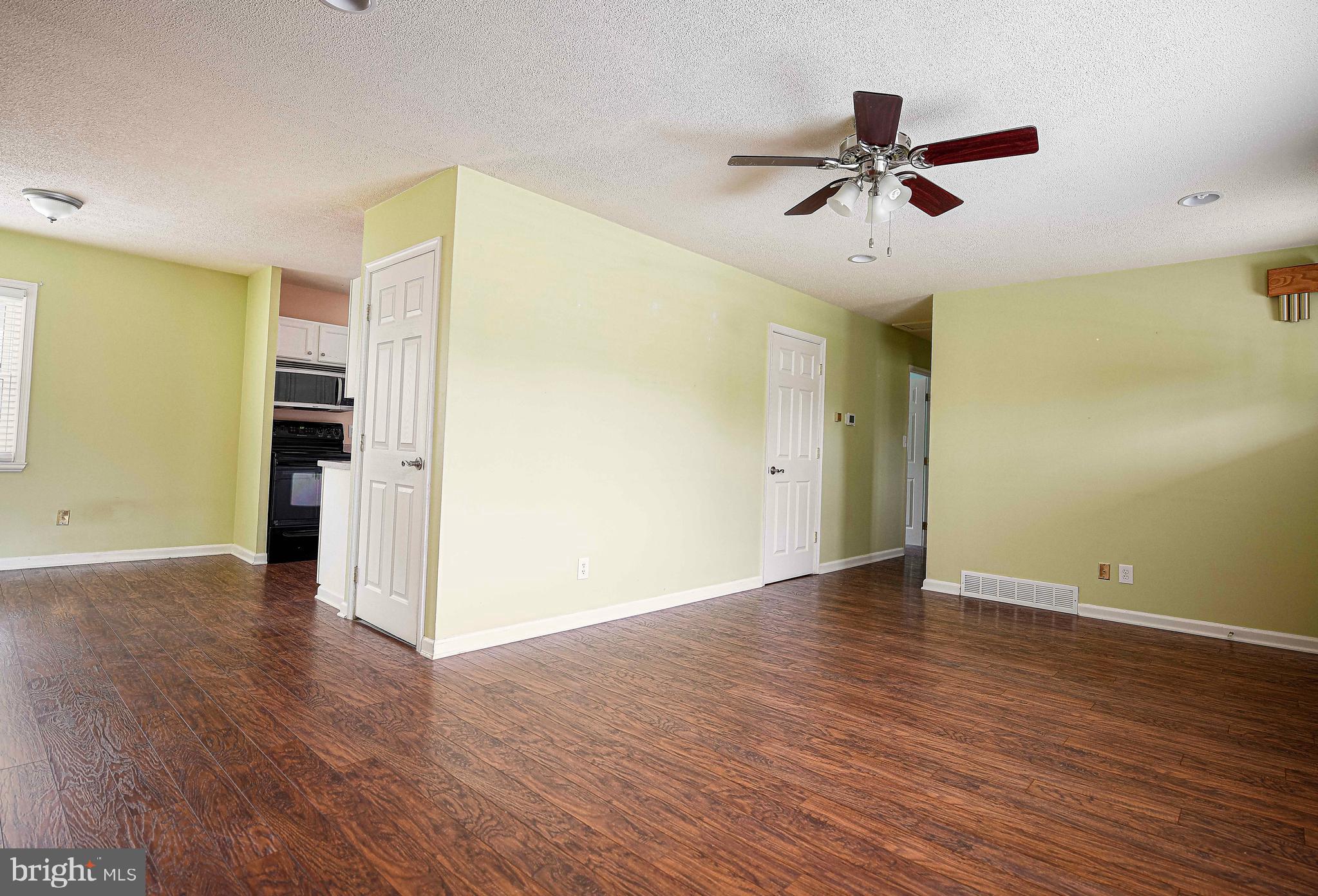 WAKEFIELD MEADOWS - Residential