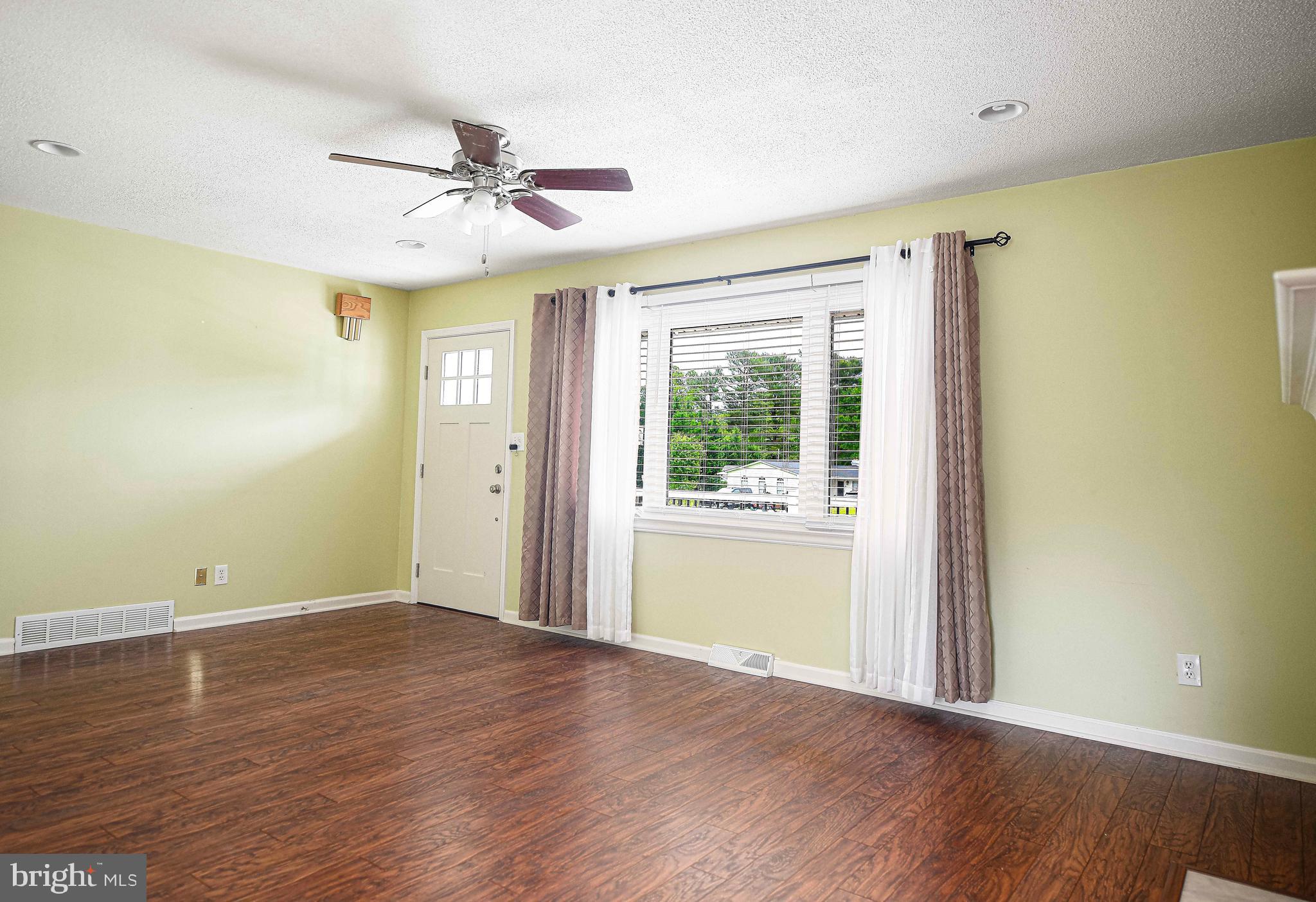WAKEFIELD MEADOWS - Residential