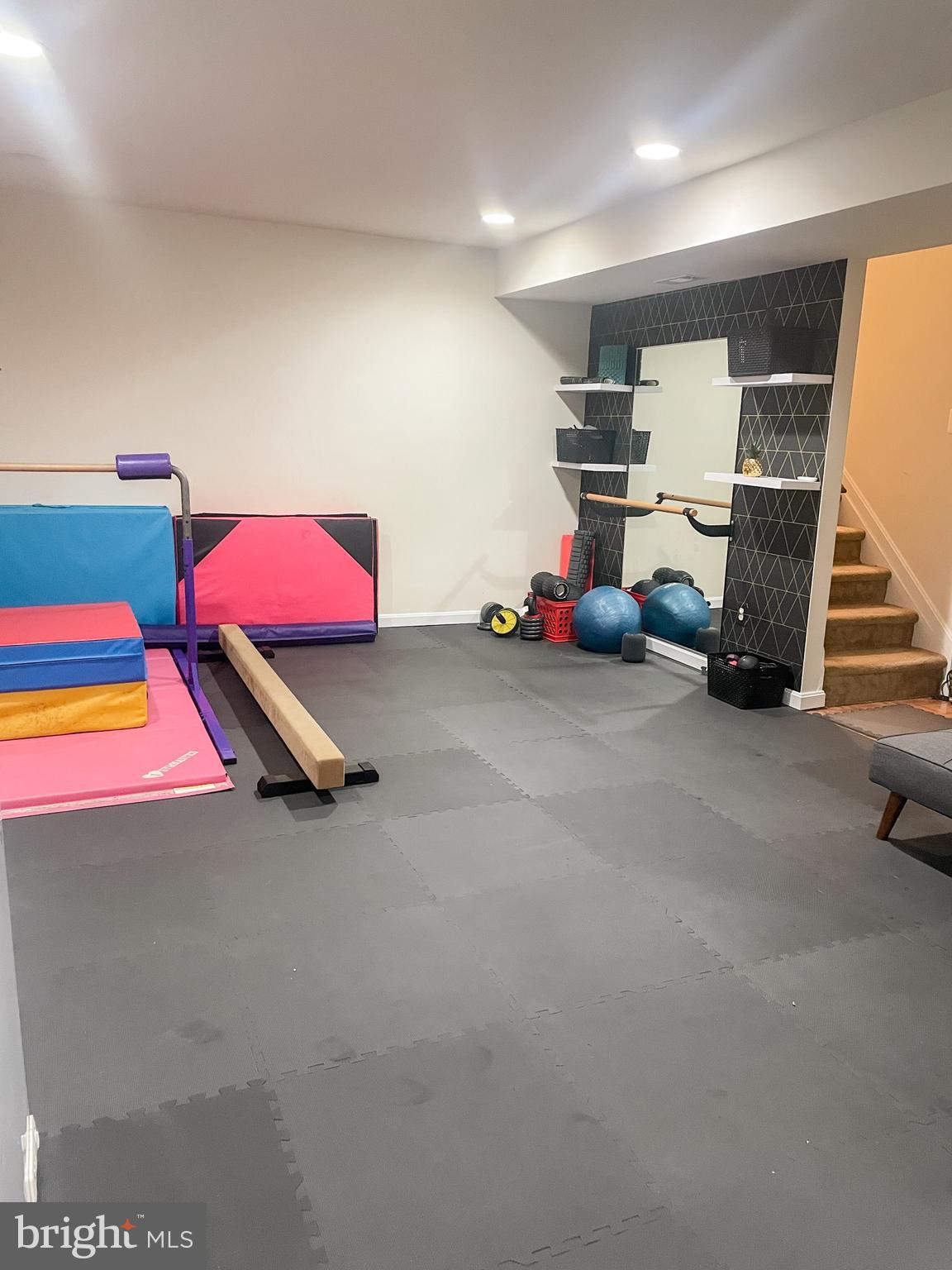 BLOOMS CROSSING - Residential