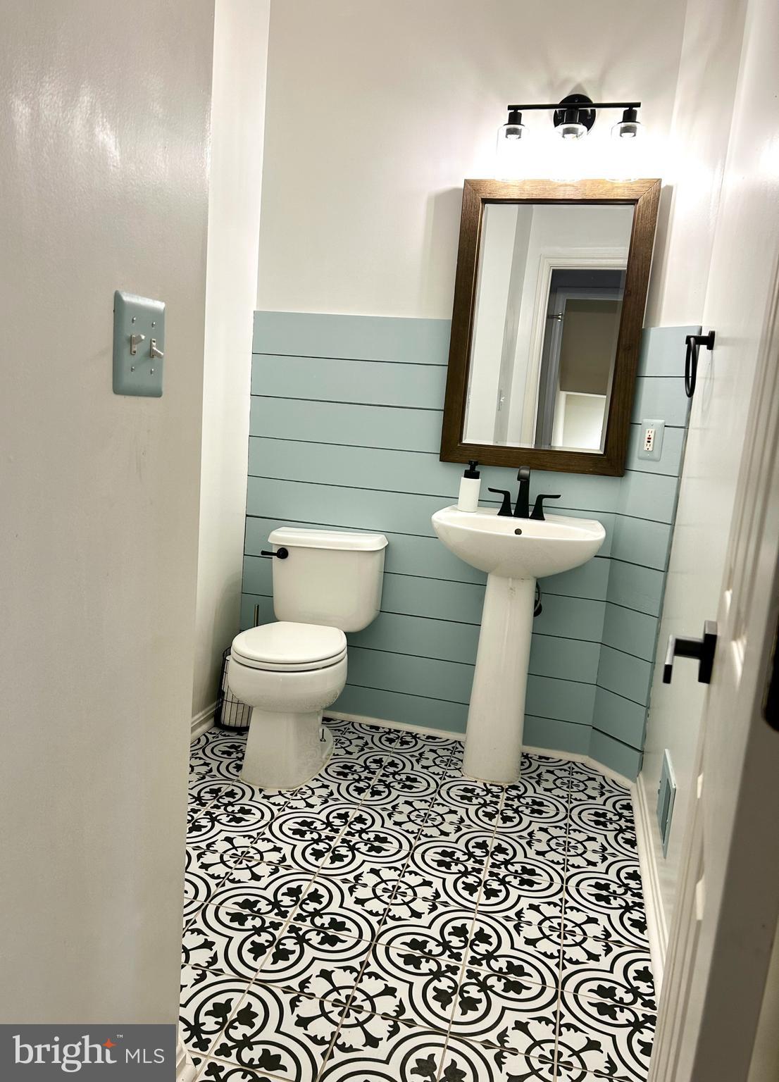 BLOOMS CROSSING - Residential