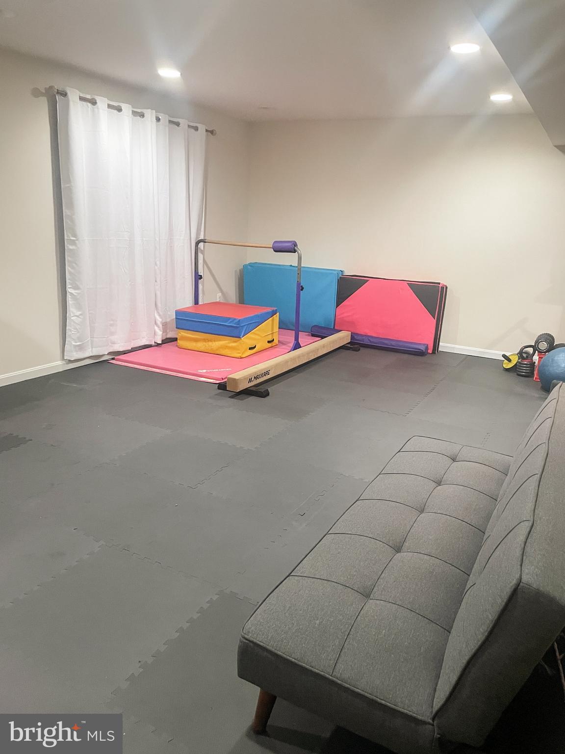 BLOOMS CROSSING - Residential