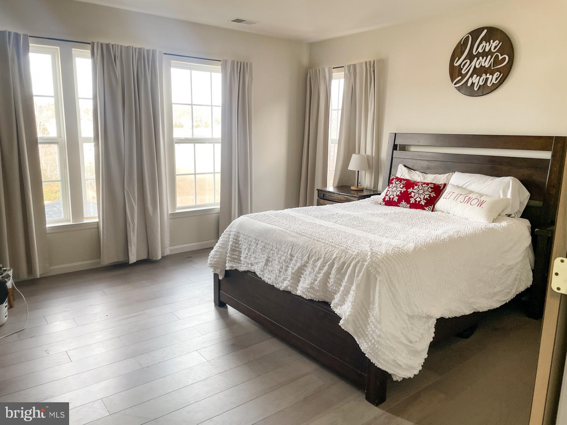 BLOOMS CROSSING - Residential