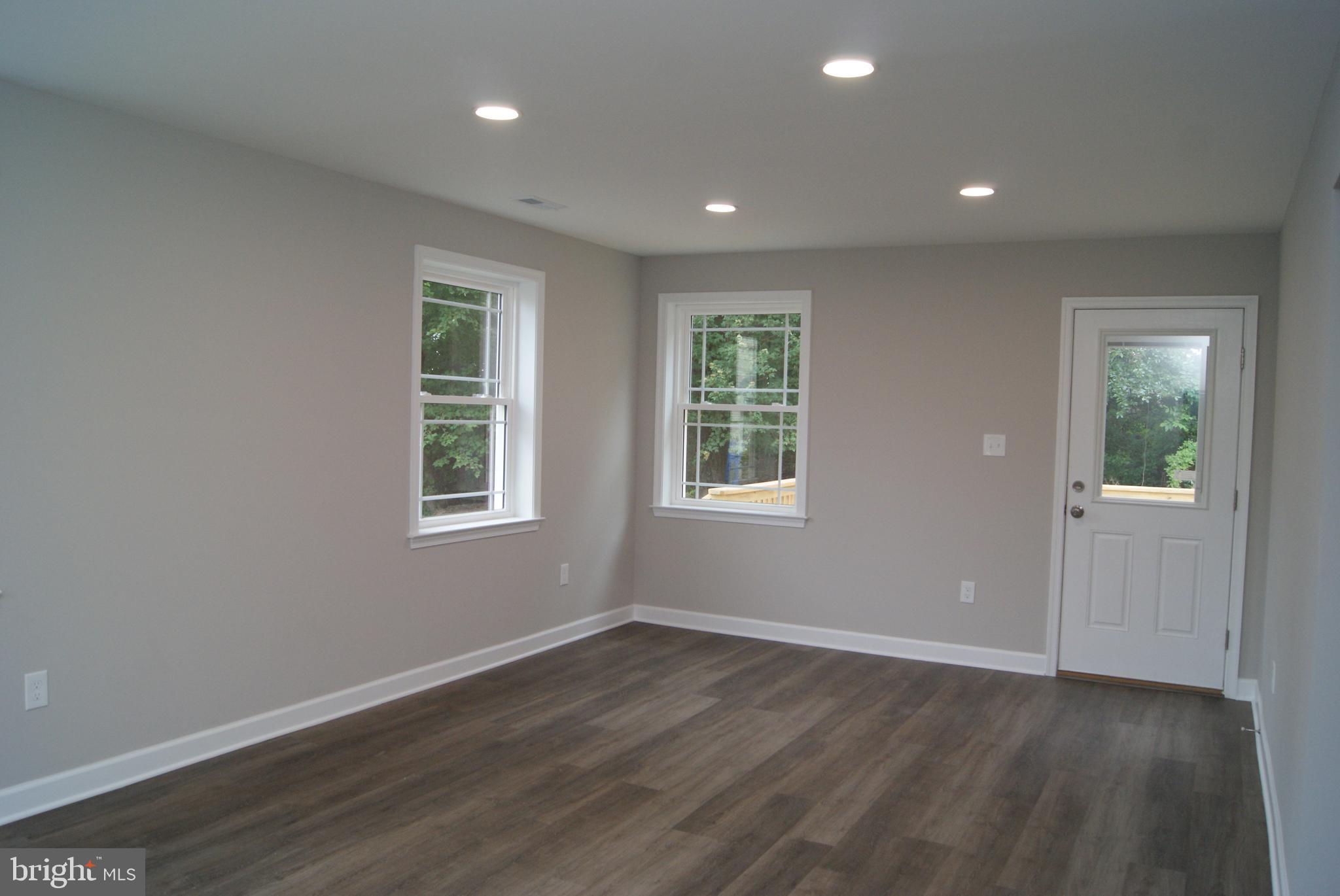 NEWPORTVILLE - Residential