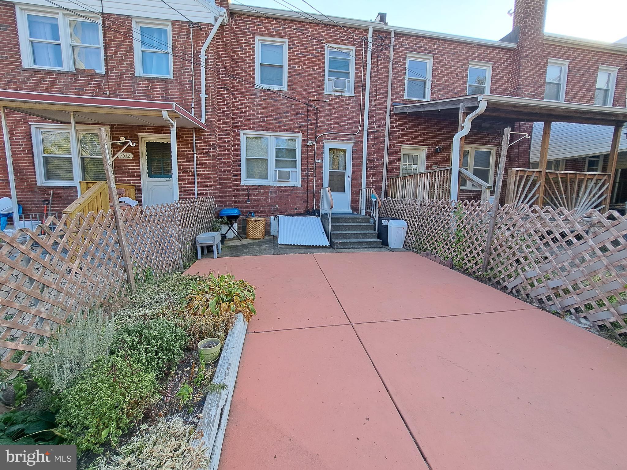 MERRITT HOMES - Residential