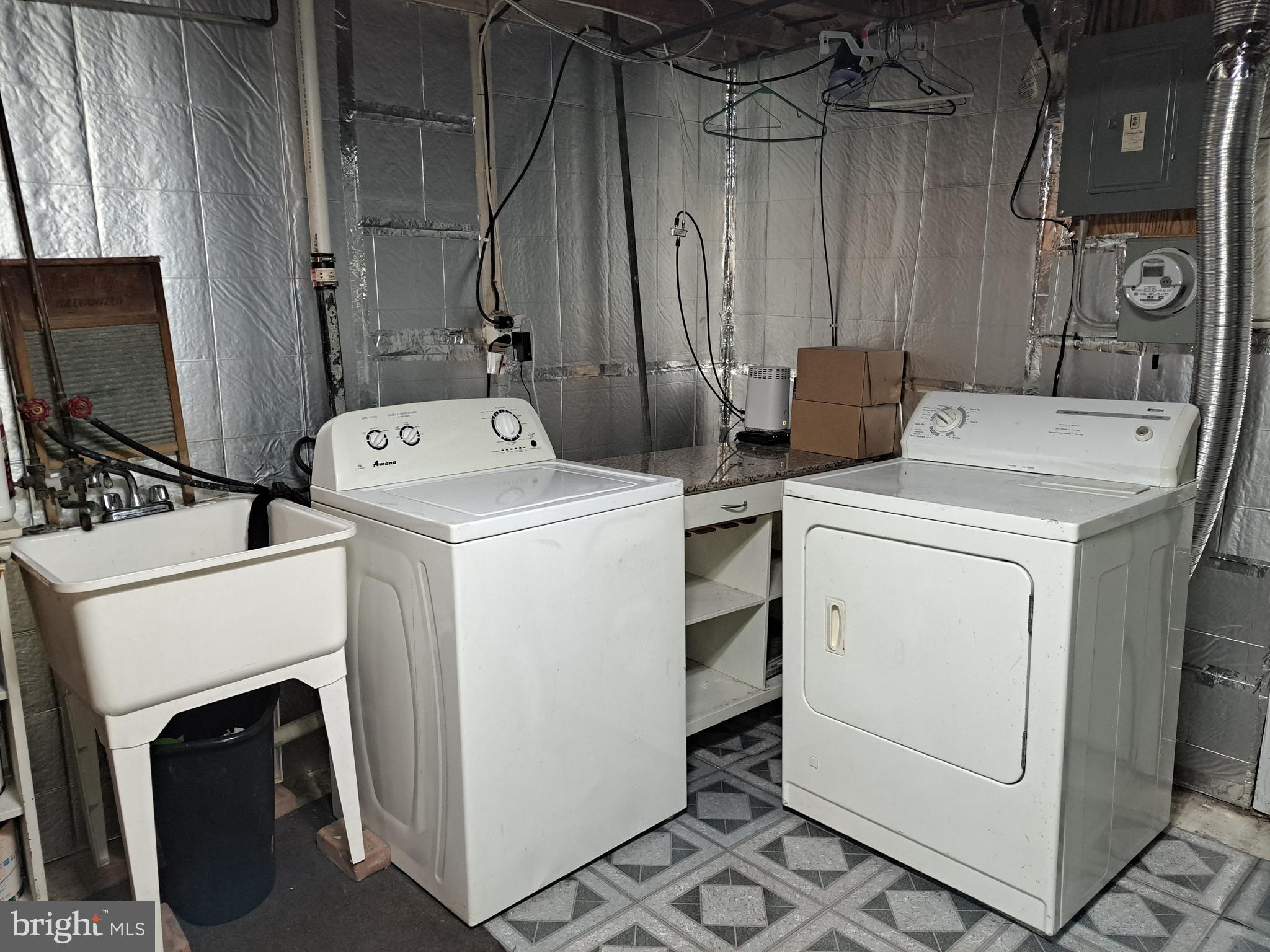 MERRITT HOMES - Residential