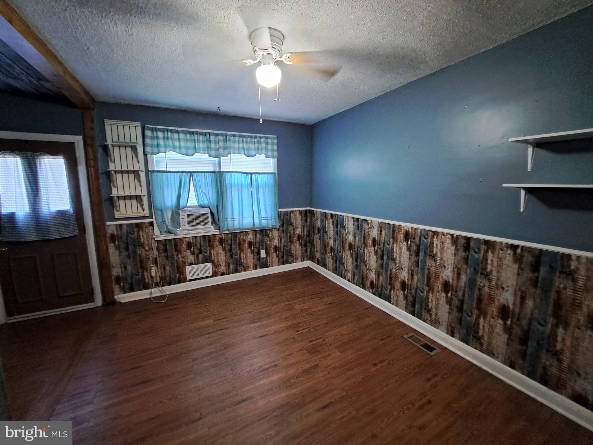 MERRITT HOMES - Residential