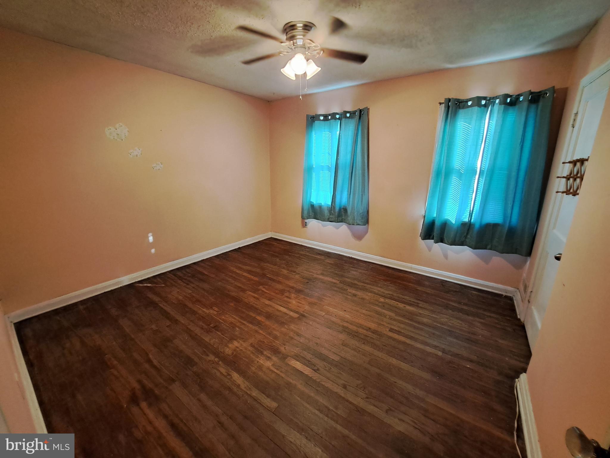 MERRITT HOMES - Residential