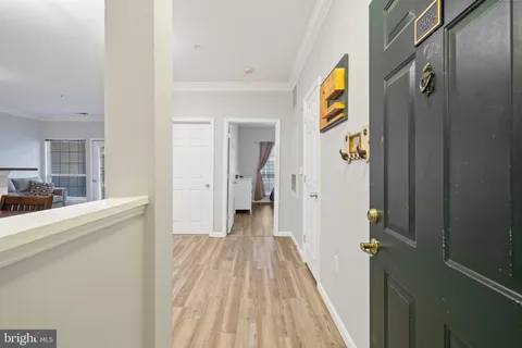 4862 Eisenhower Avenue Unit 363, Alexandria, VA MLS: VAAX2040790