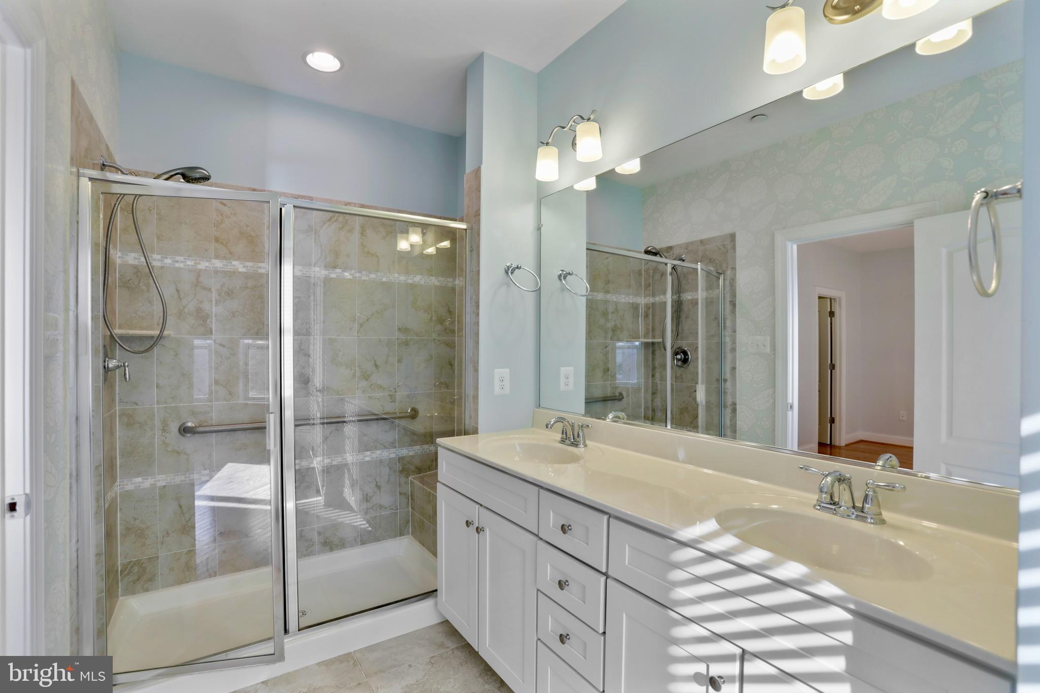 MAXWELL SQUARE - Residential