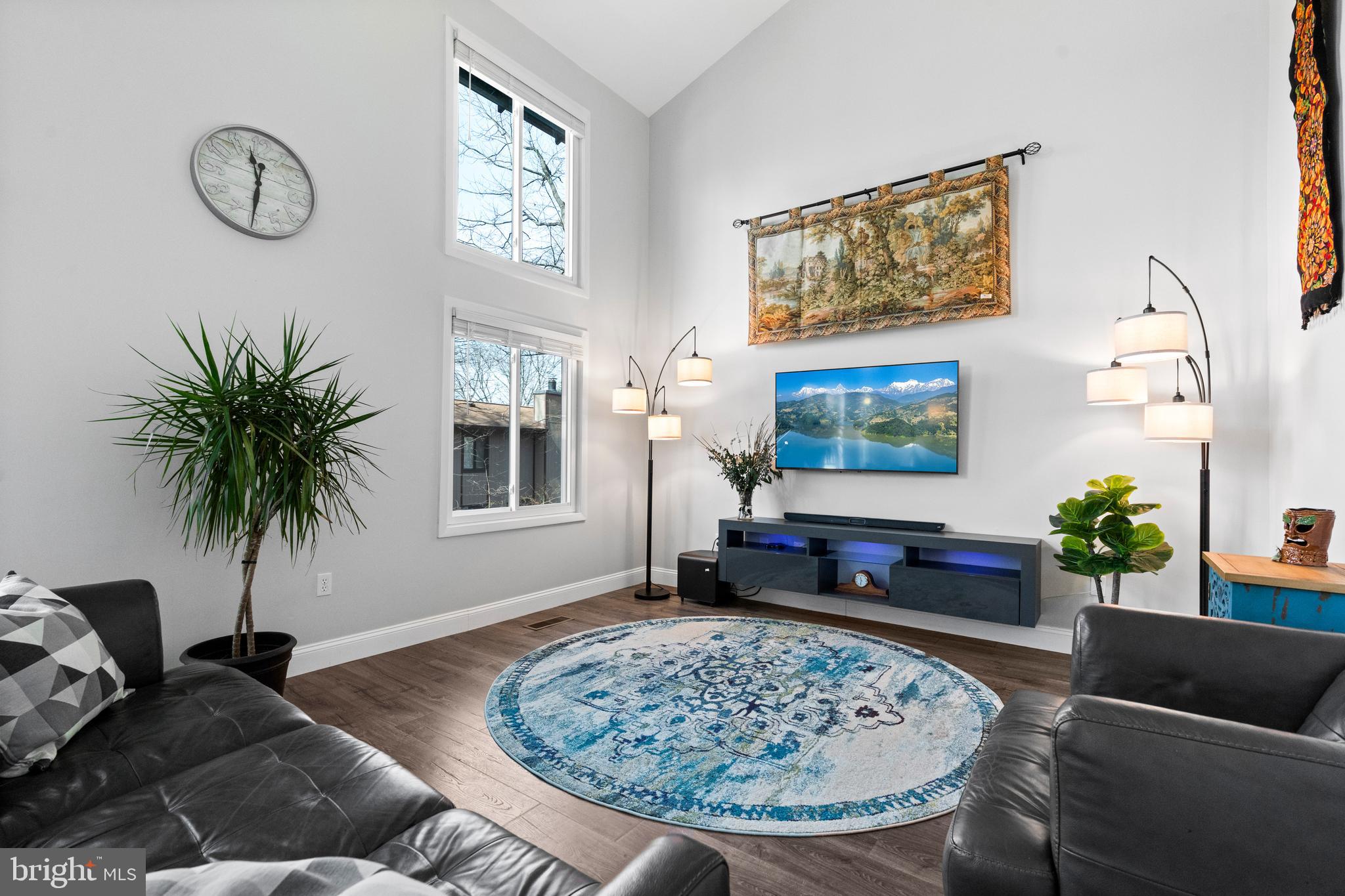 SIGNAL HILL - Residential