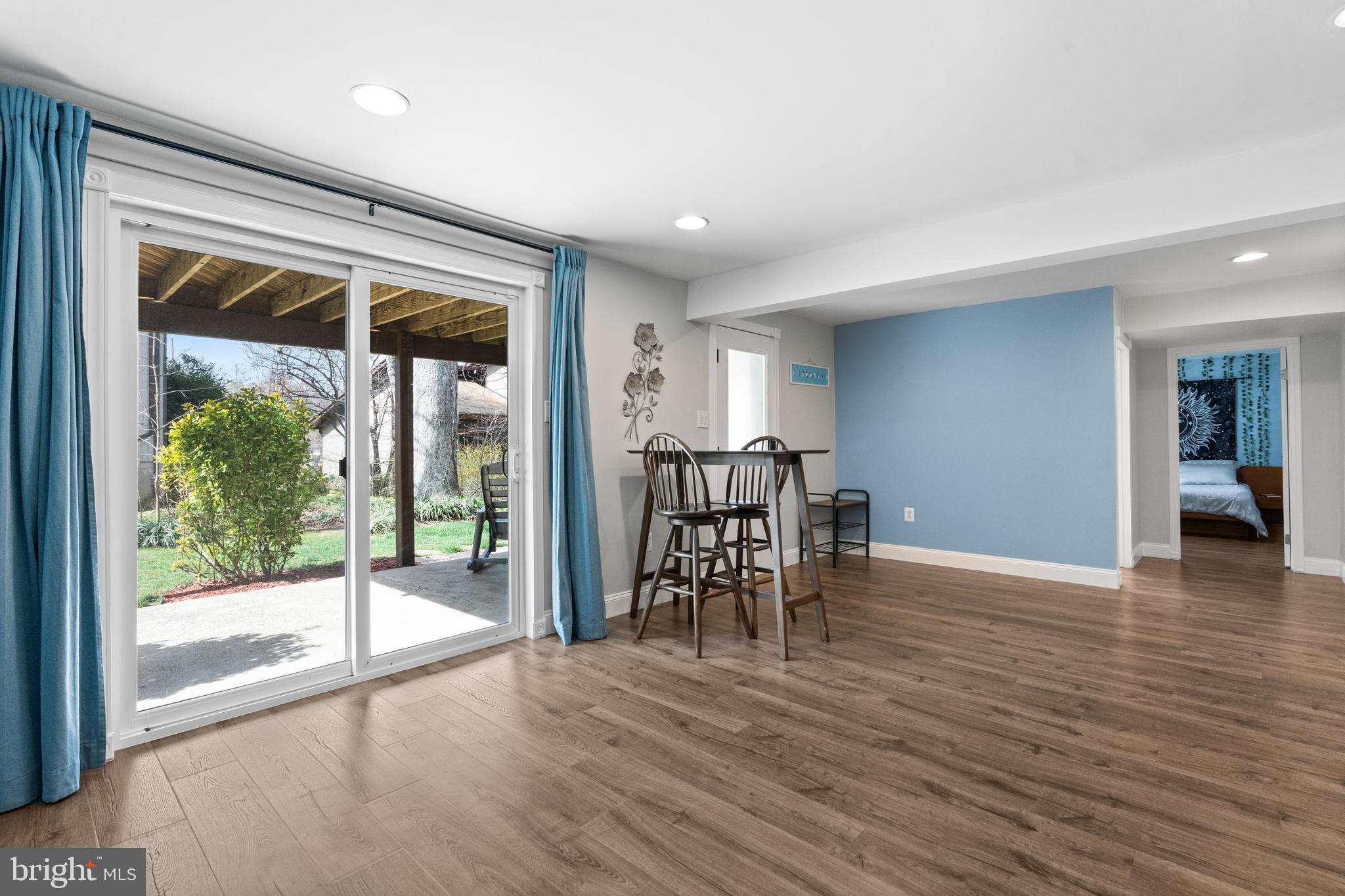 SIGNAL HILL - Residential