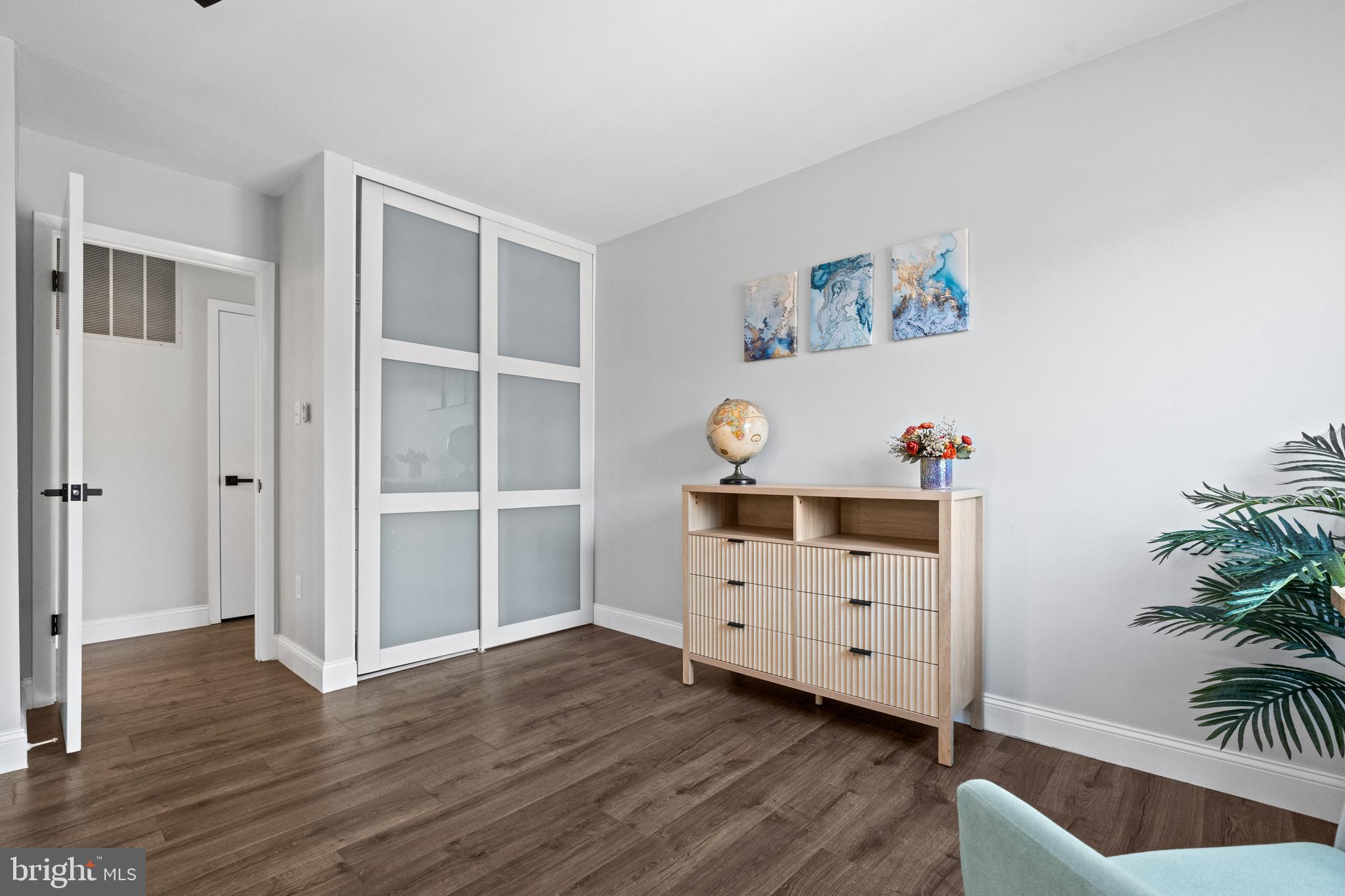 SIGNAL HILL - Residential