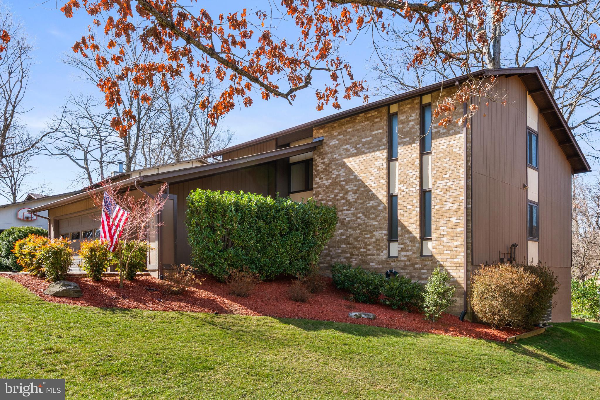 SIGNAL HILL - Residential