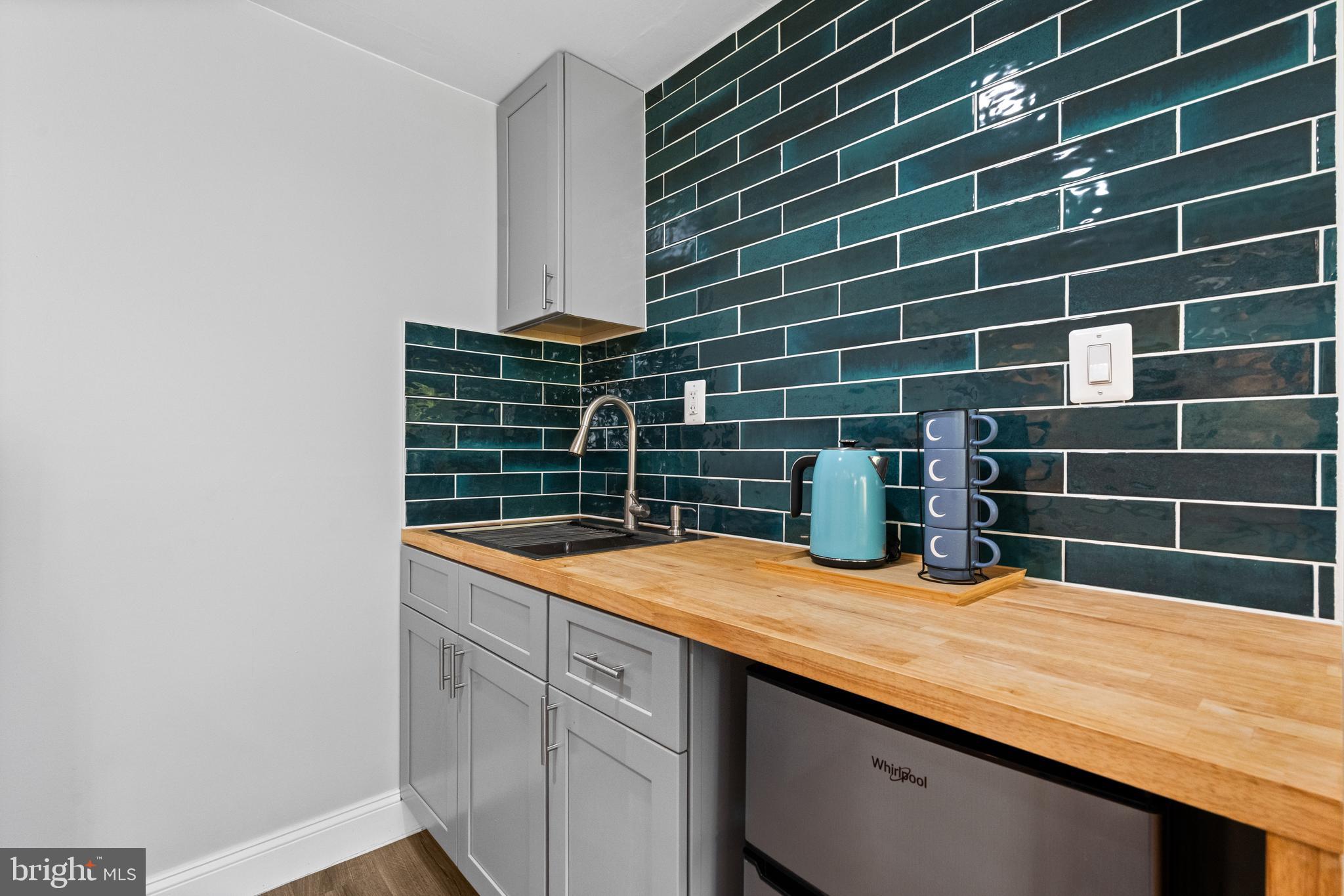 SIGNAL HILL - Residential