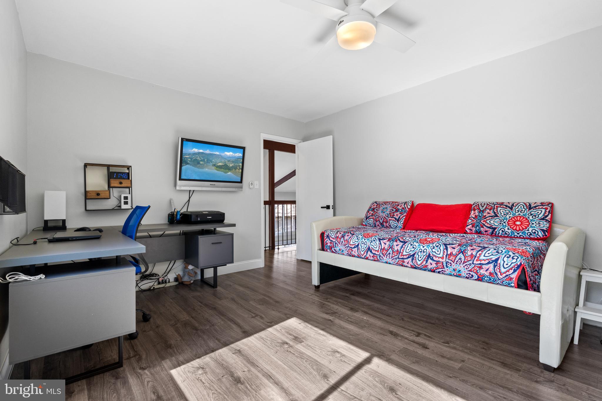 SIGNAL HILL - Residential