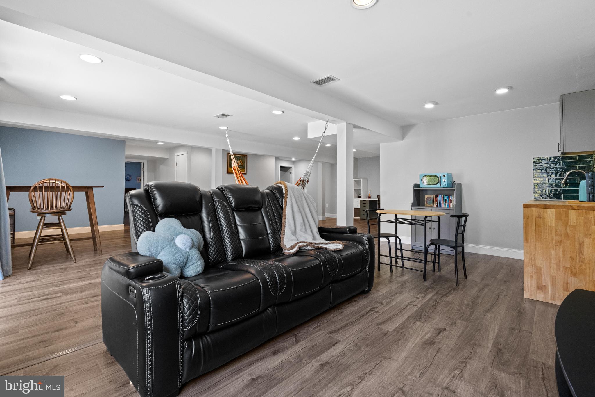 SIGNAL HILL - Residential