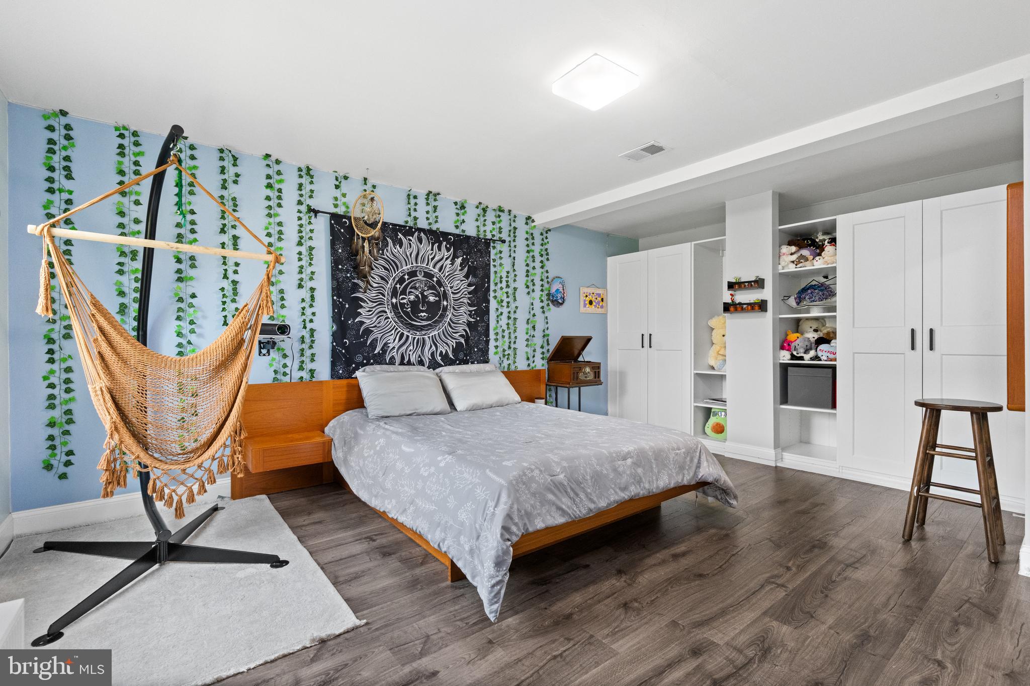 SIGNAL HILL - Residential