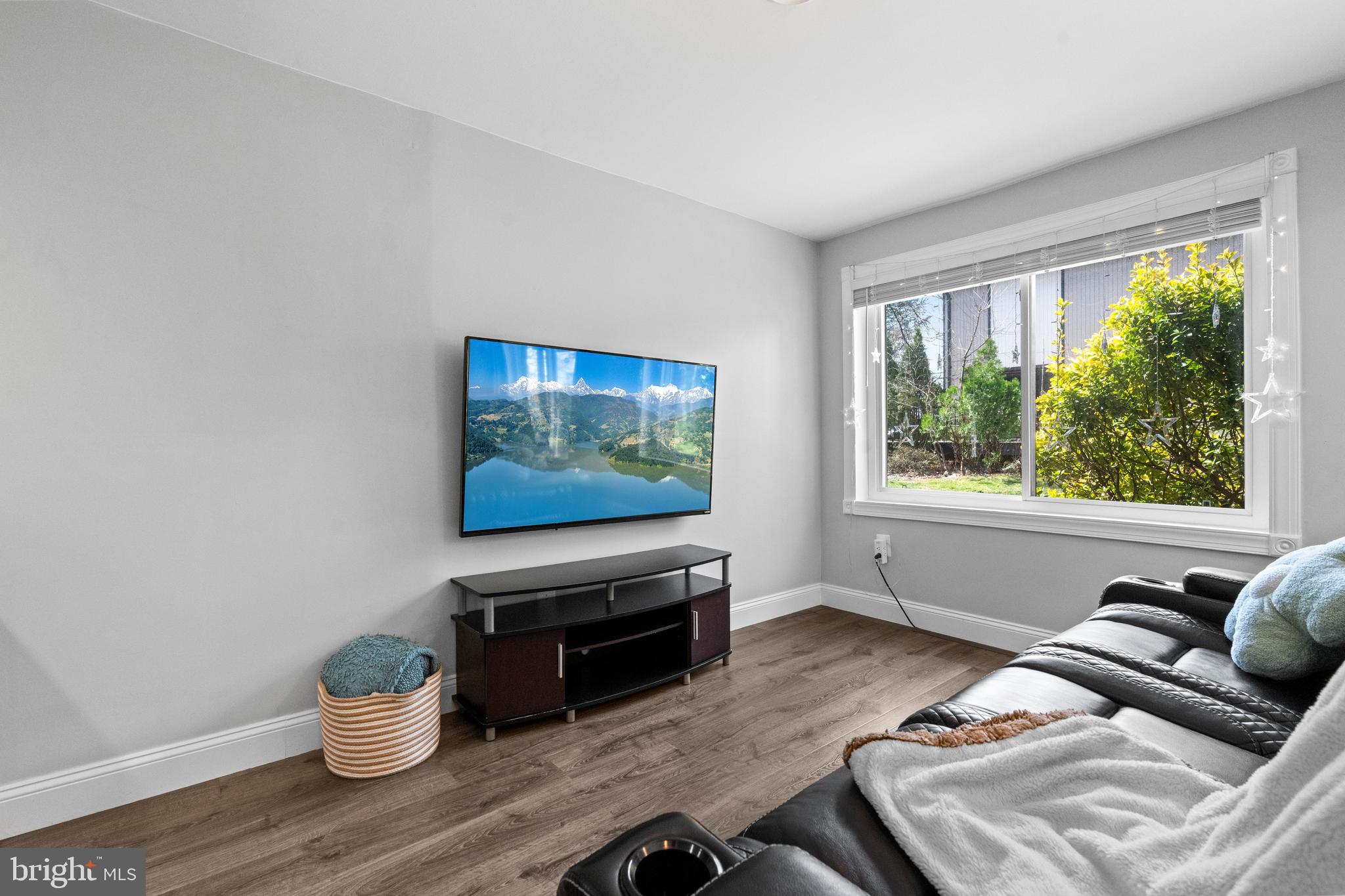 SIGNAL HILL - Residential