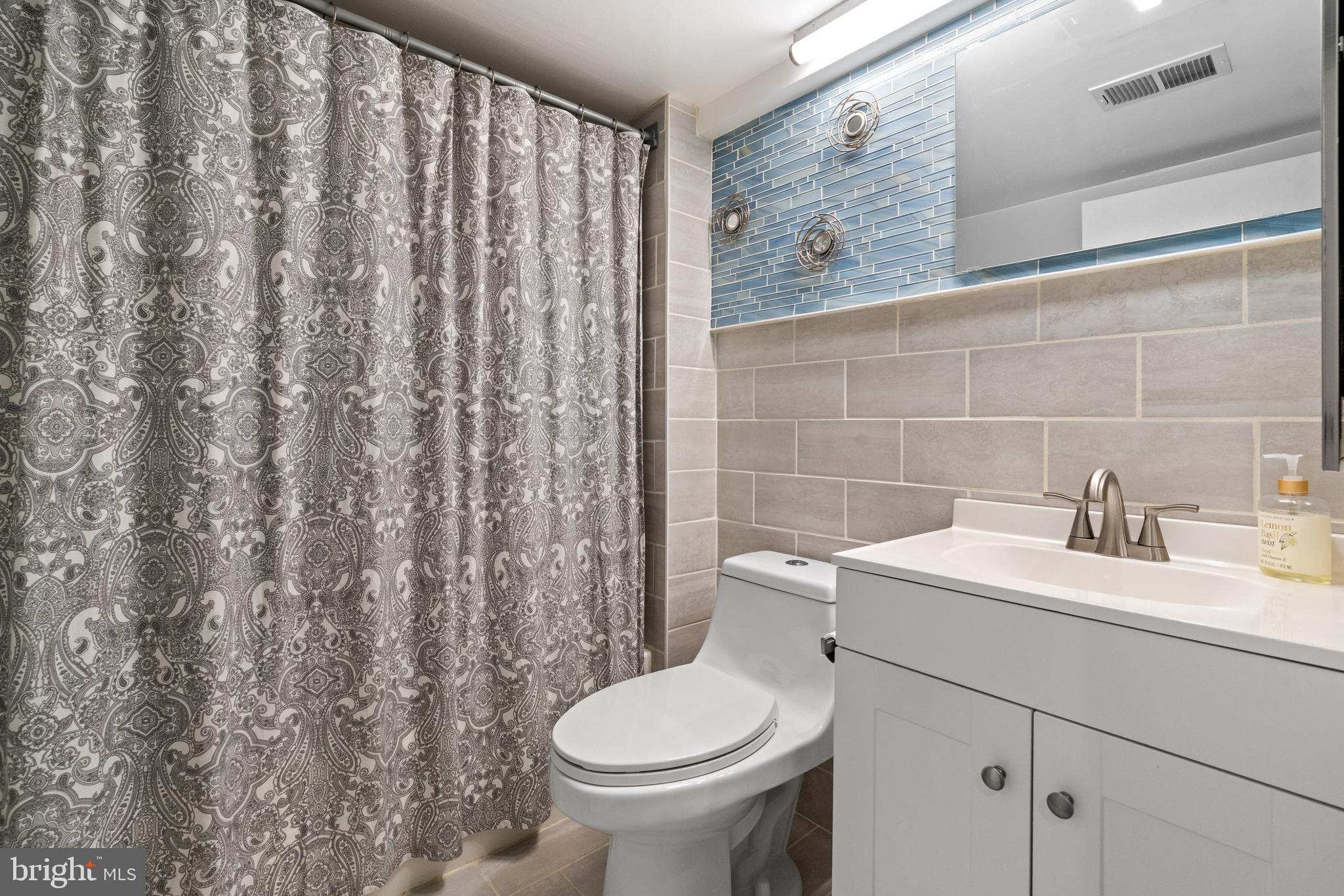 SIGNAL HILL - Residential