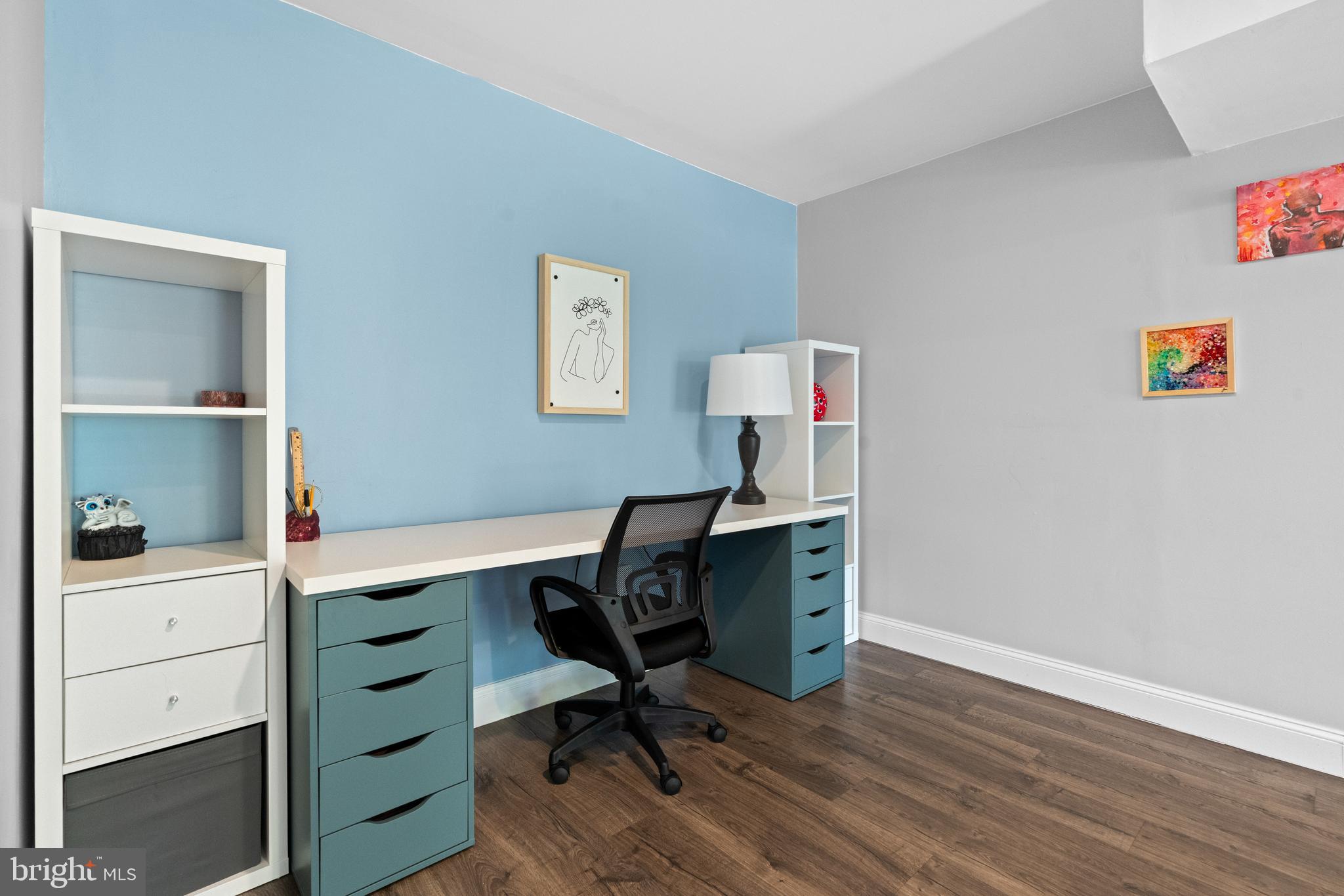 SIGNAL HILL - Residential