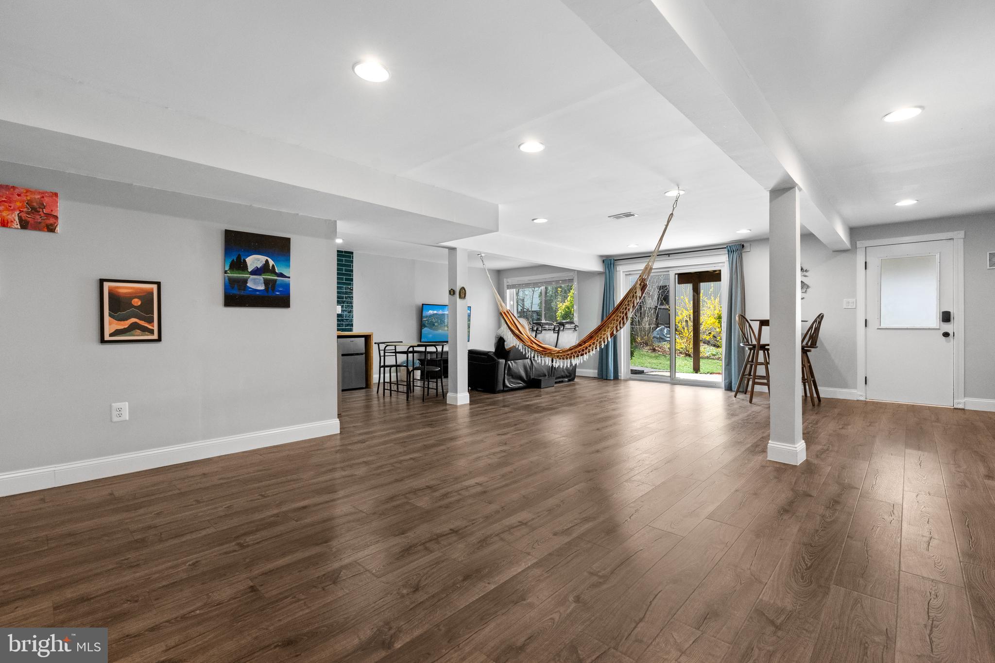 SIGNAL HILL - Residential