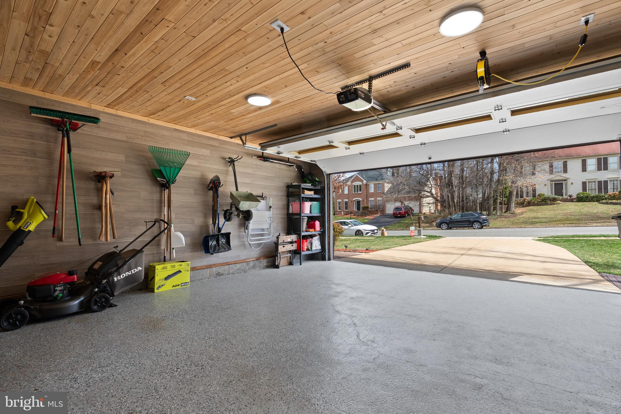 SIGNAL HILL - Residential