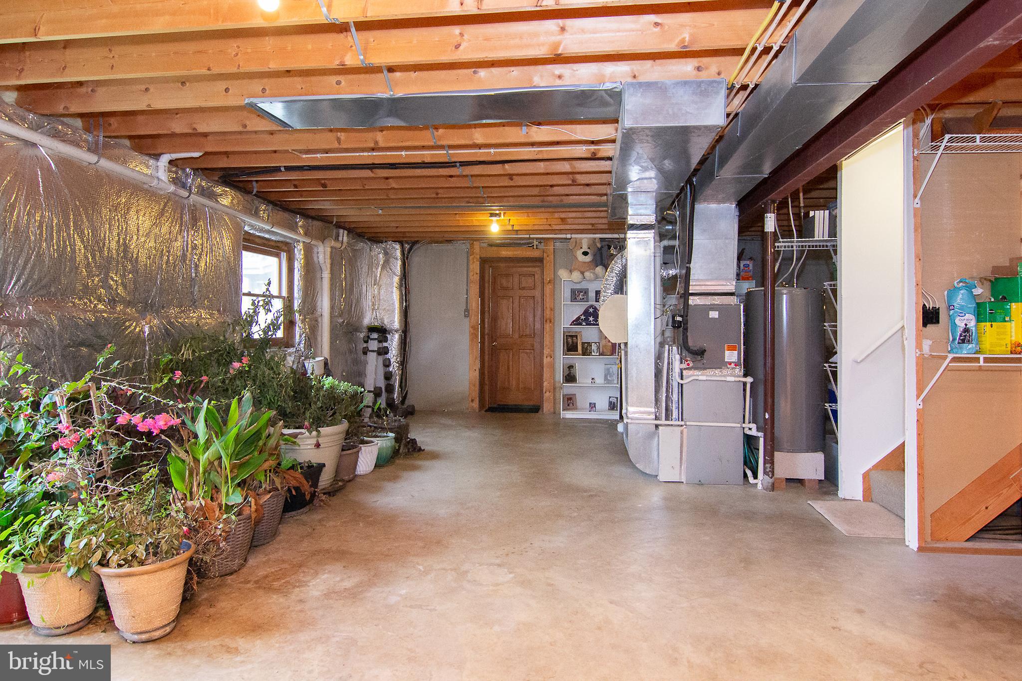 FOUR SEASONS - Residential