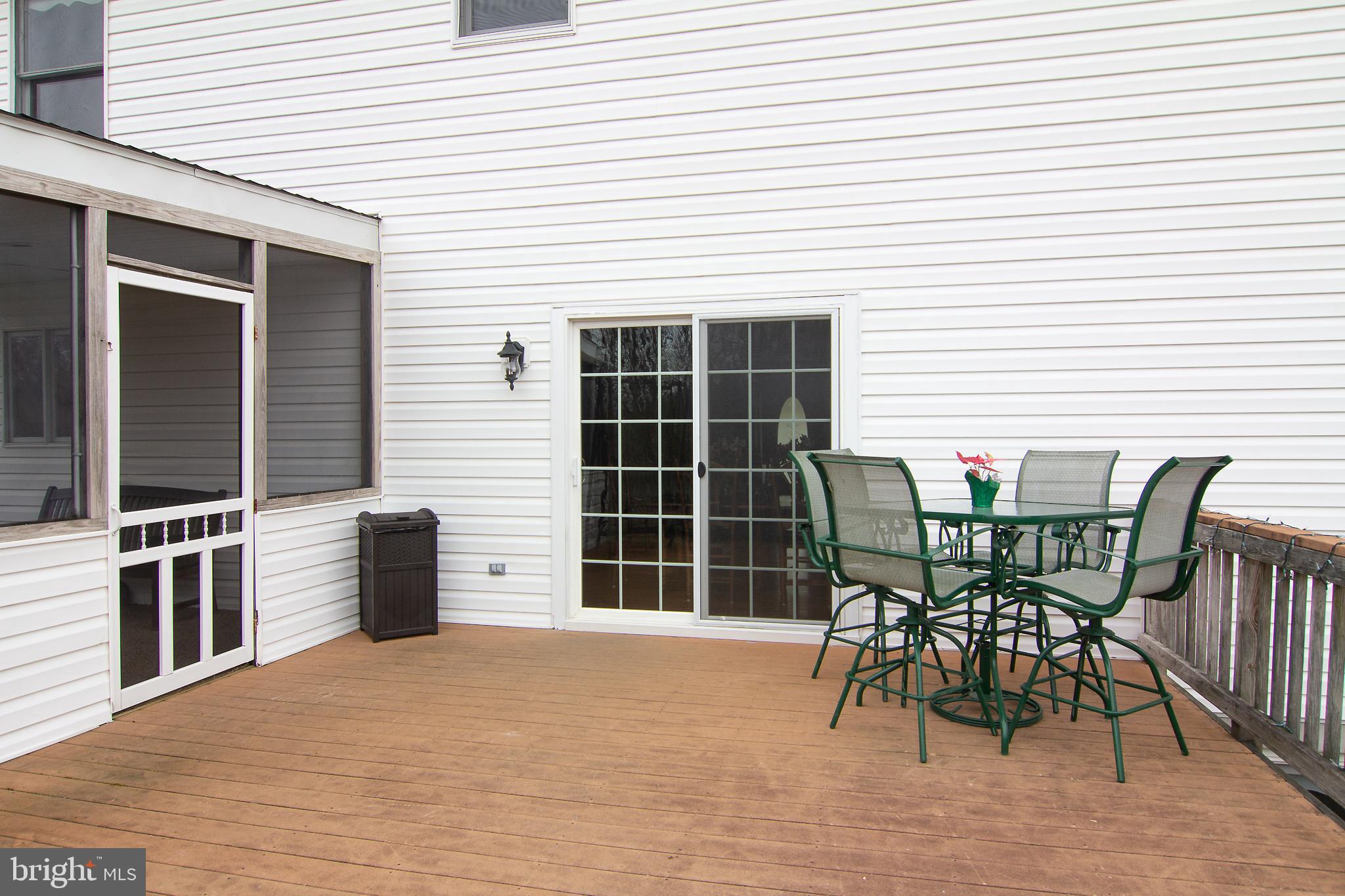 FOUR SEASONS - Residential