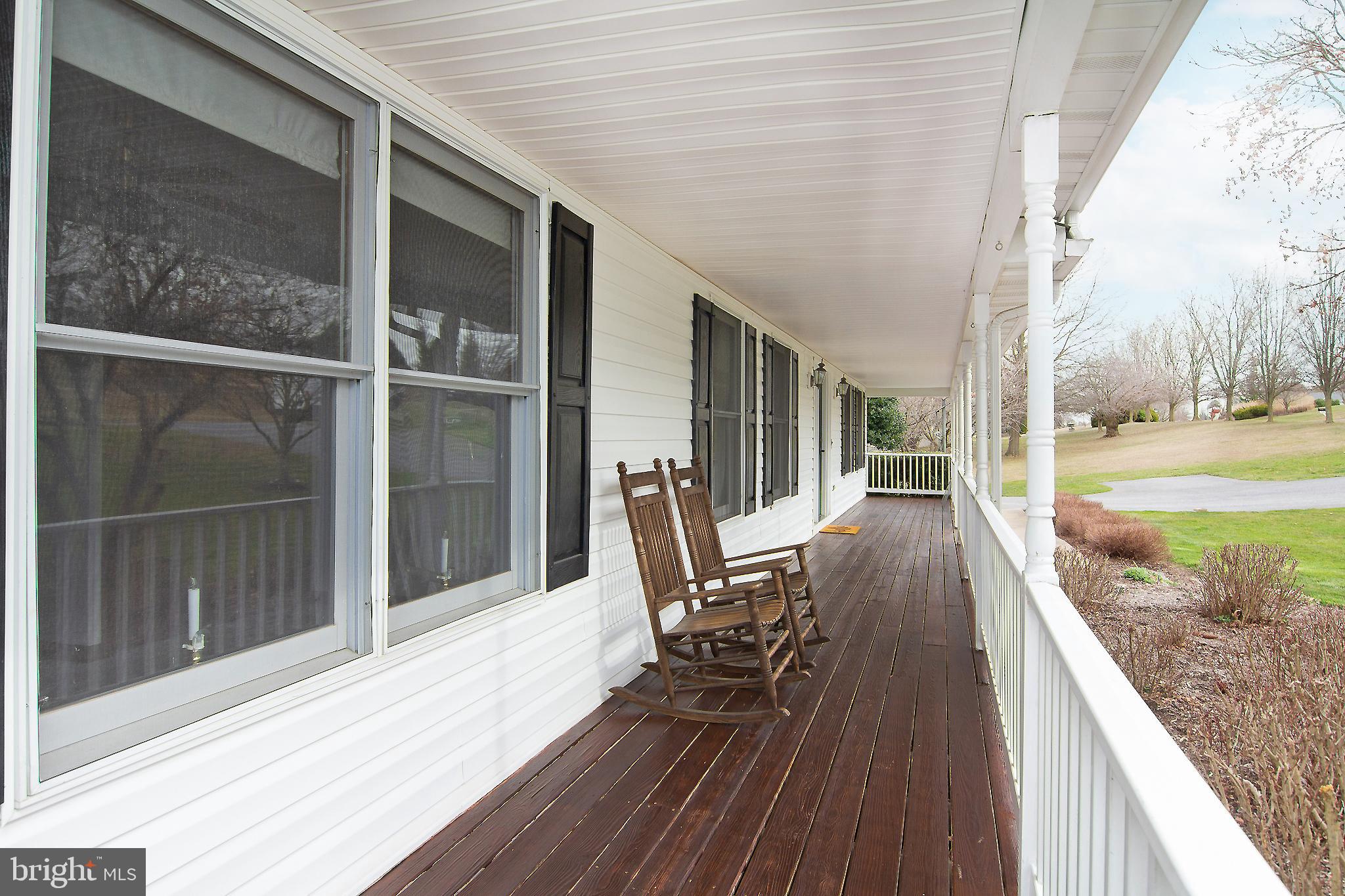 FOUR SEASONS - Residential