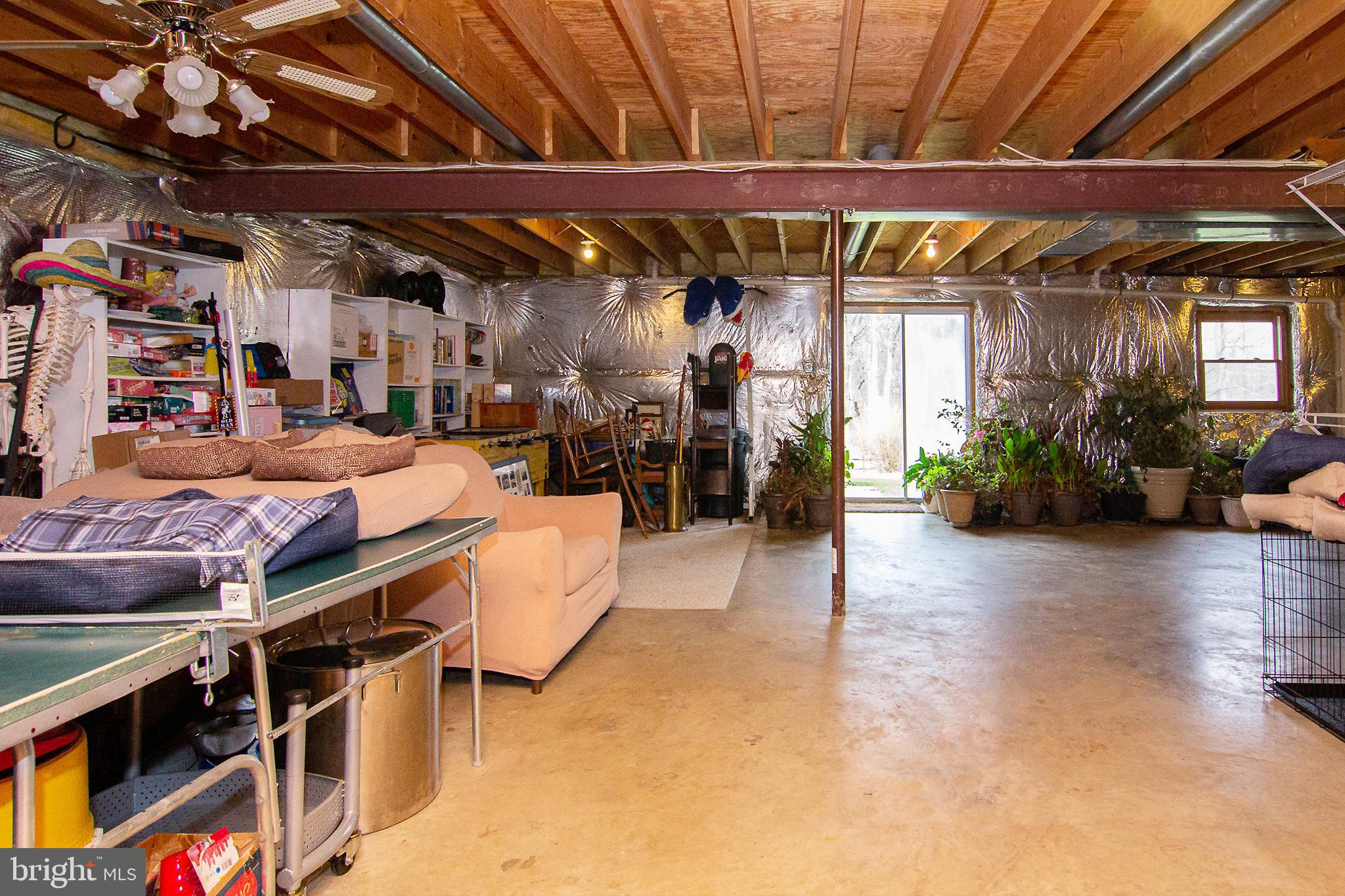 FOUR SEASONS - Residential