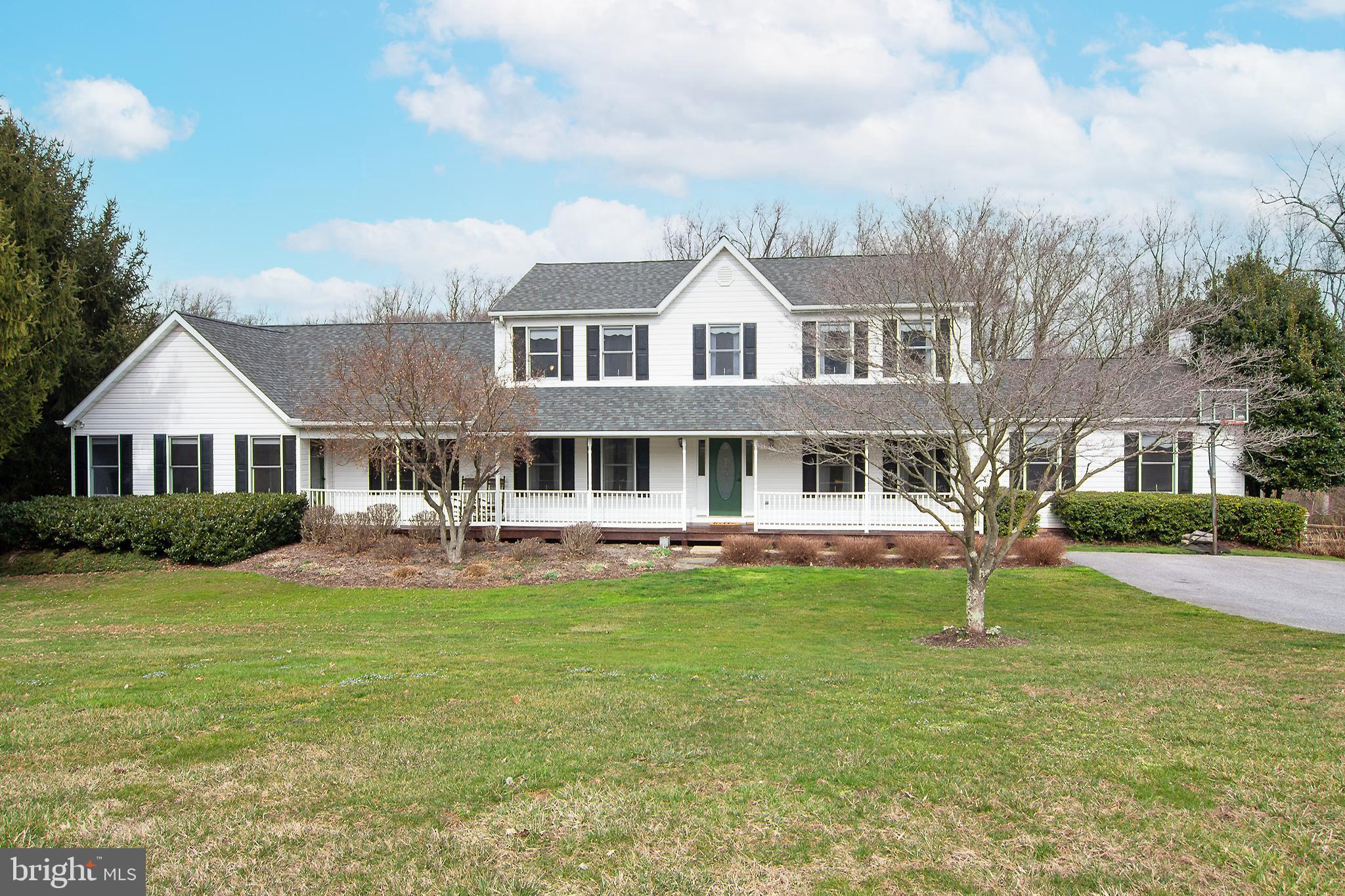 FOUR SEASONS - Residential