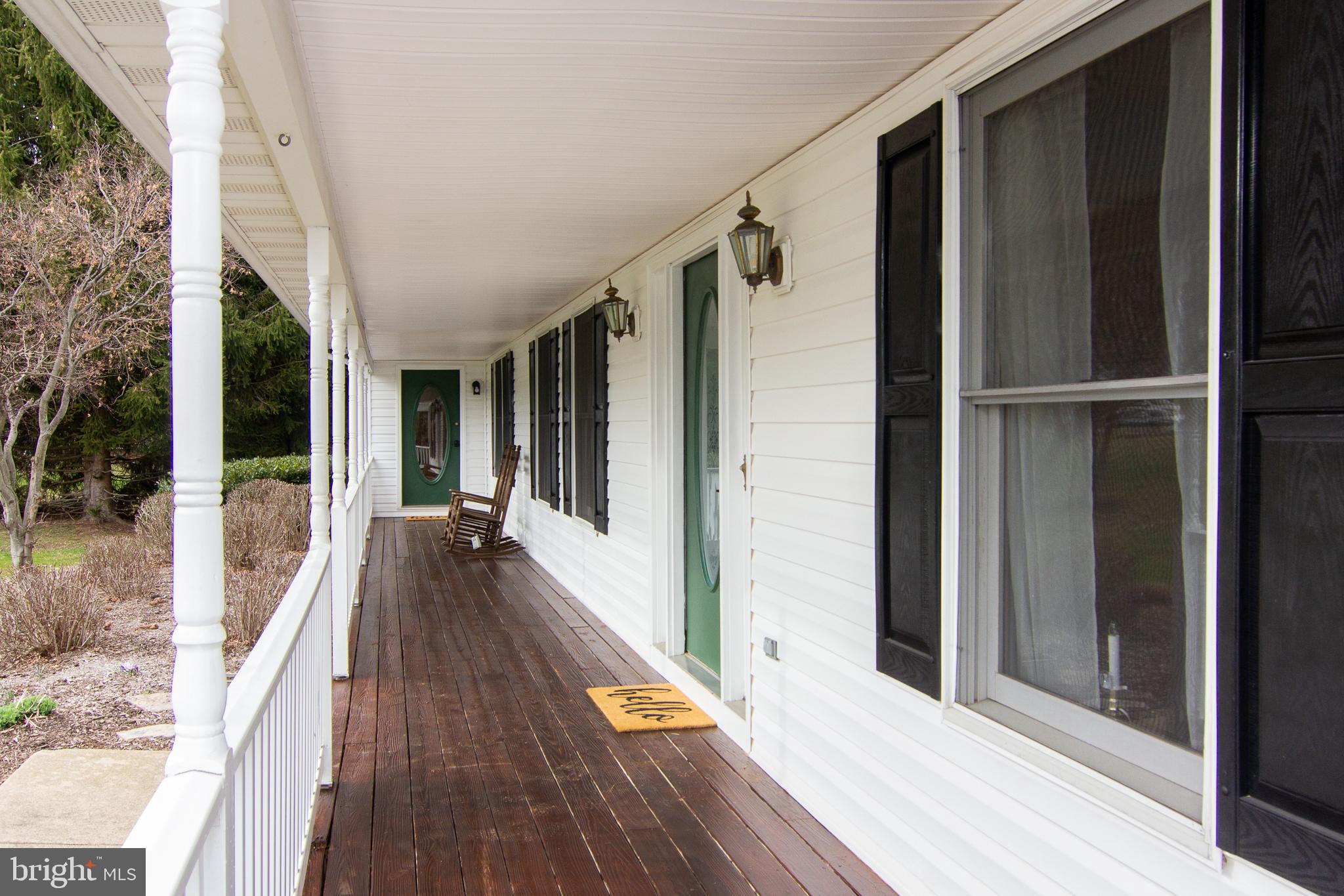 FOUR SEASONS - Residential