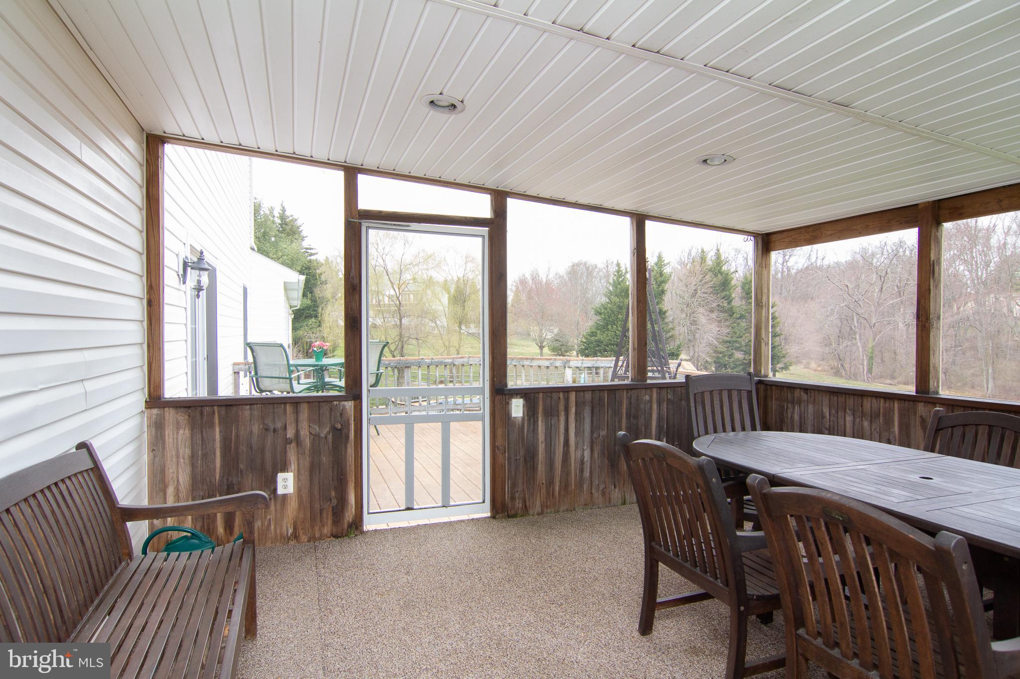 FOUR SEASONS - Residential