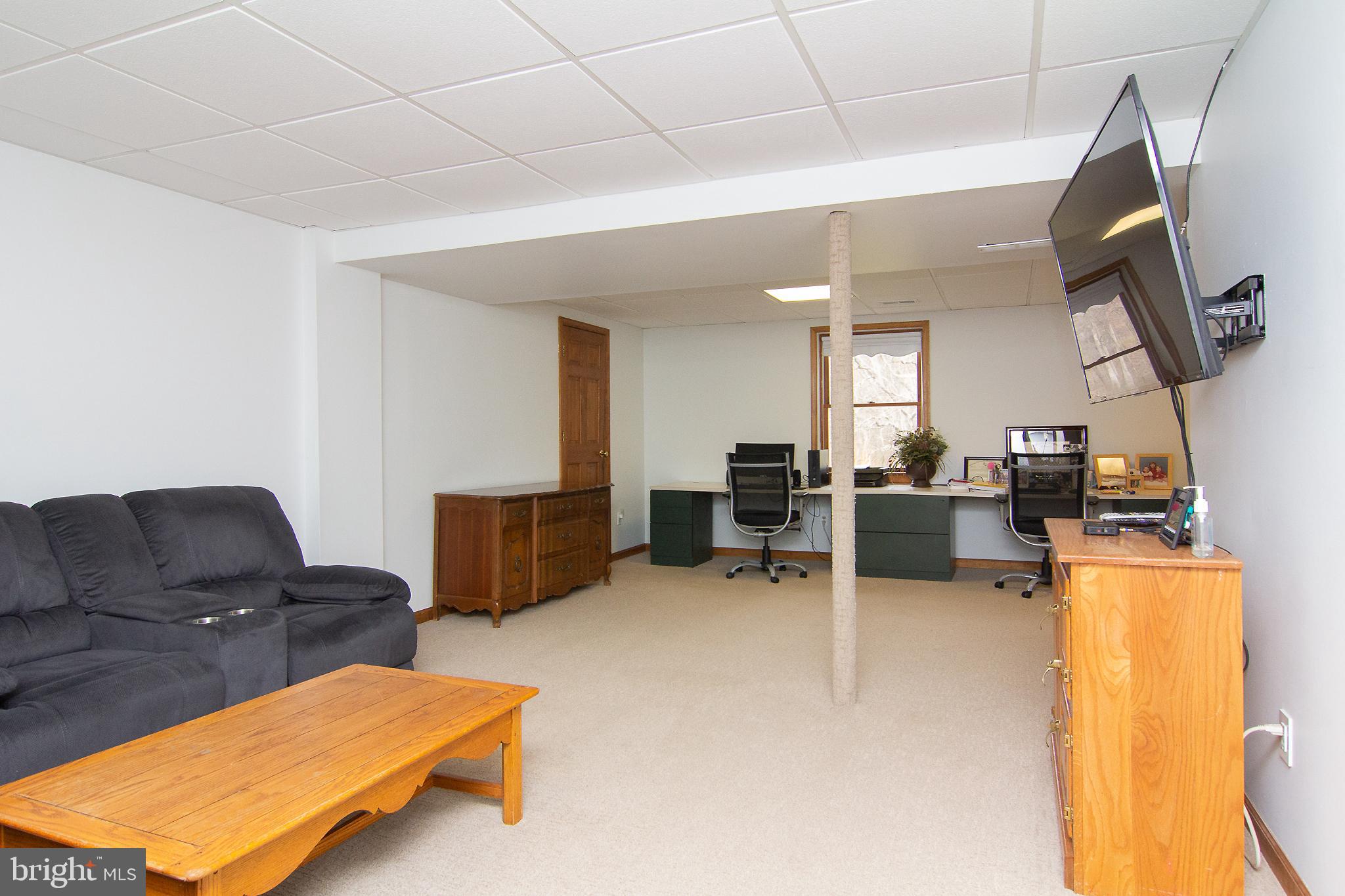 FOUR SEASONS - Residential