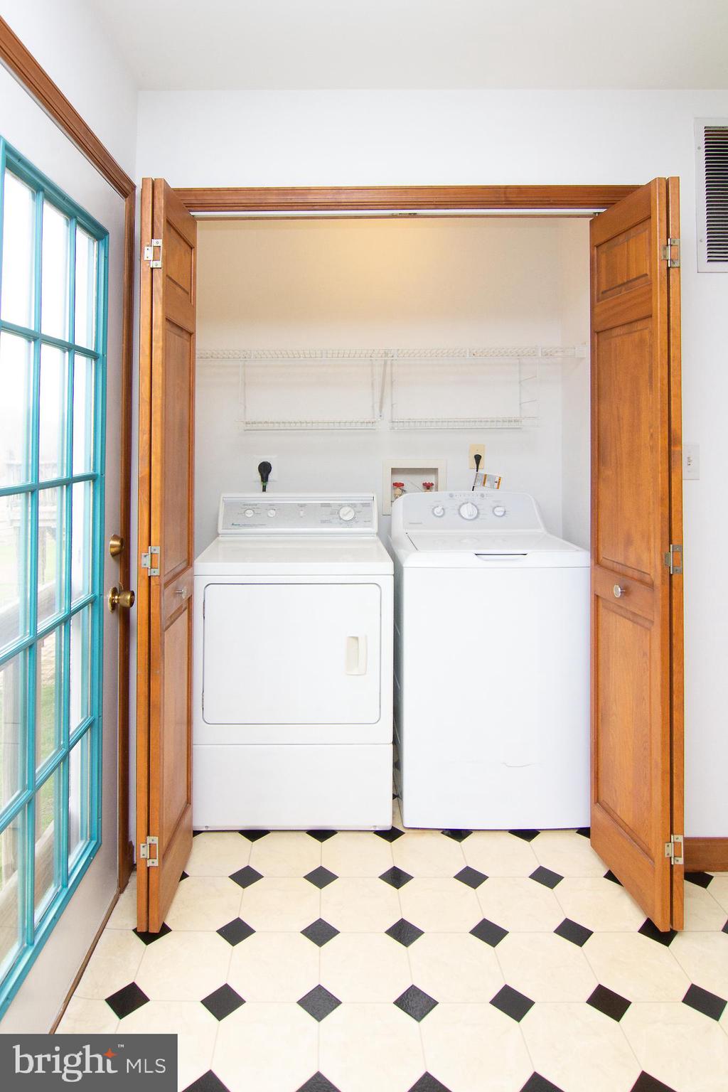 FOUR SEASONS - Residential