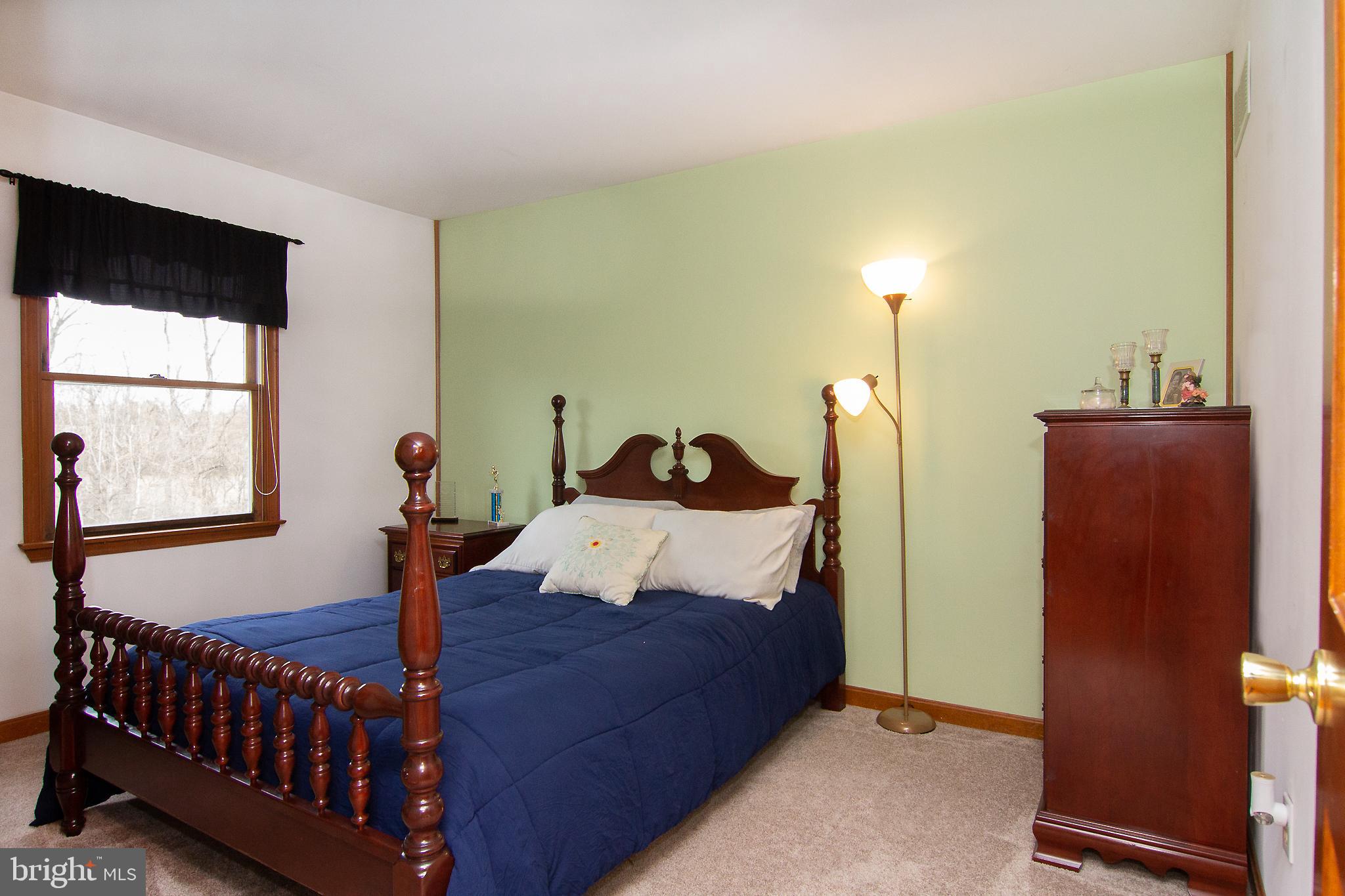 FOUR SEASONS - Residential