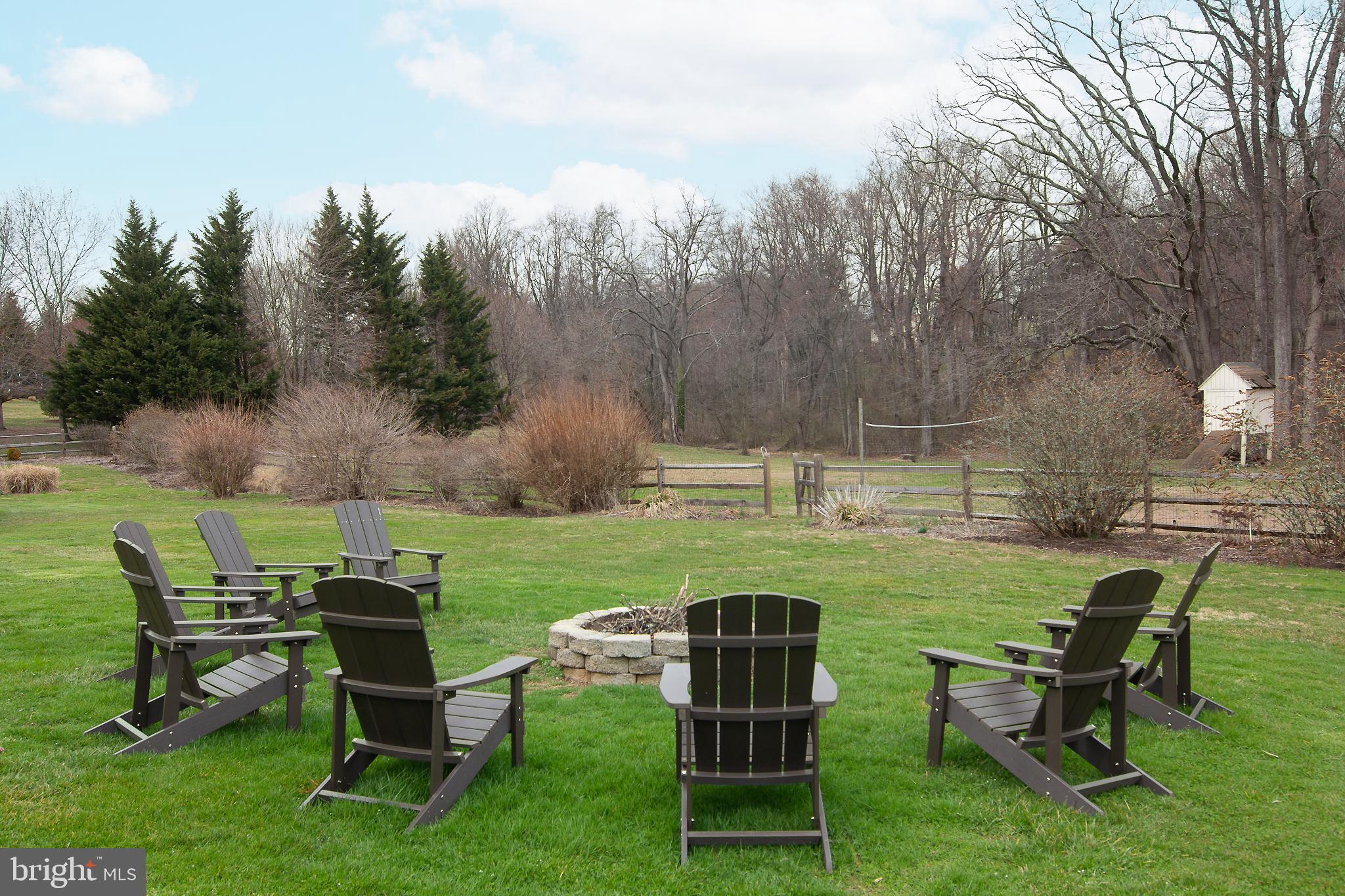 FOUR SEASONS - Residential