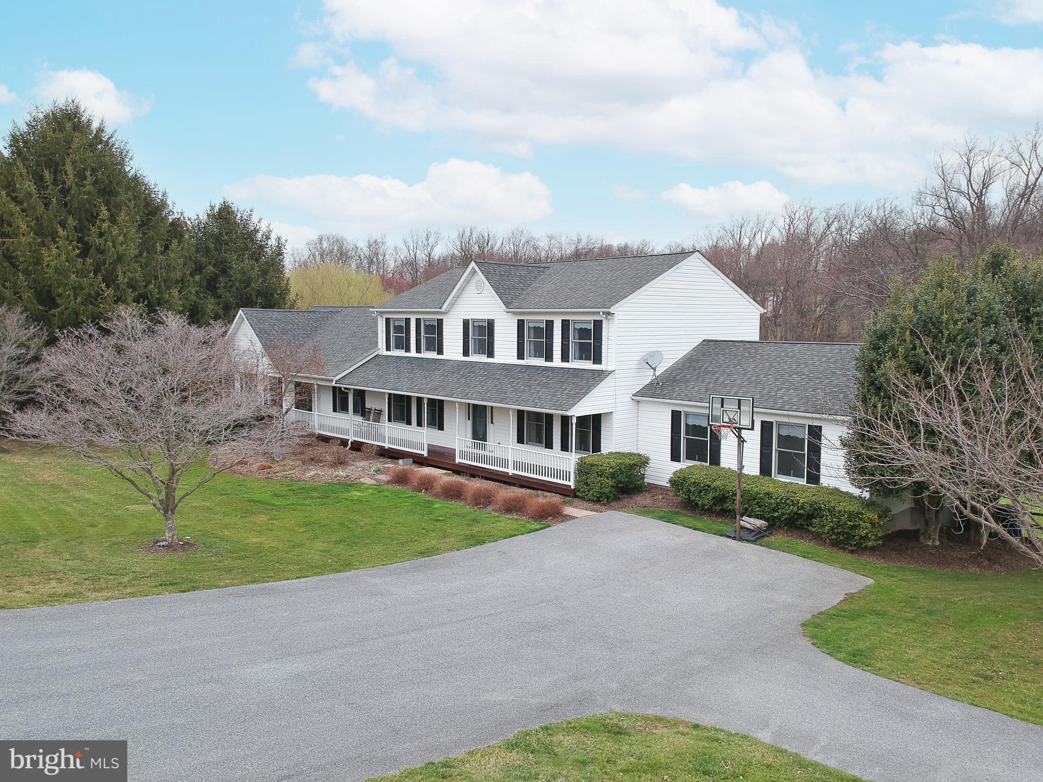 FOUR SEASONS - Residential