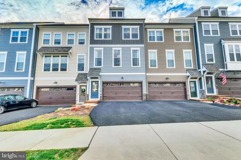 1723 Beech Leaf Street, Dumfries, VA MLS: VAPW2090984