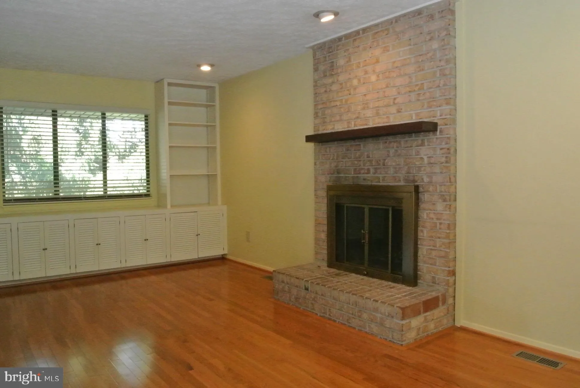 Lutherville Timonium, Maryland 21093, United States, 4 Bedrooms Bedrooms, ,4 BathroomsBathrooms,Residential,Active,224359