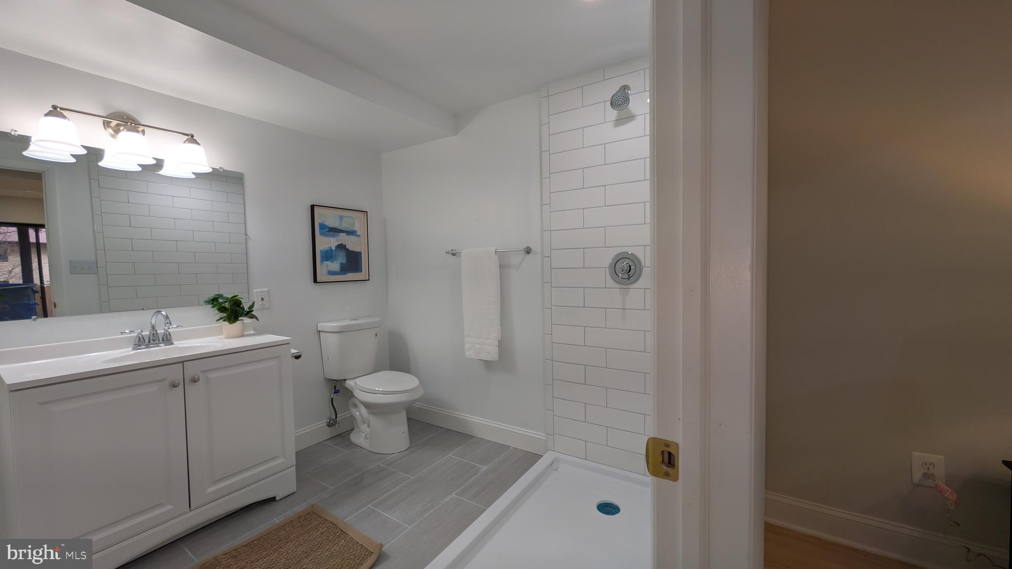 VALLEYWOOD AT FIVE FARMS - Residential Lease