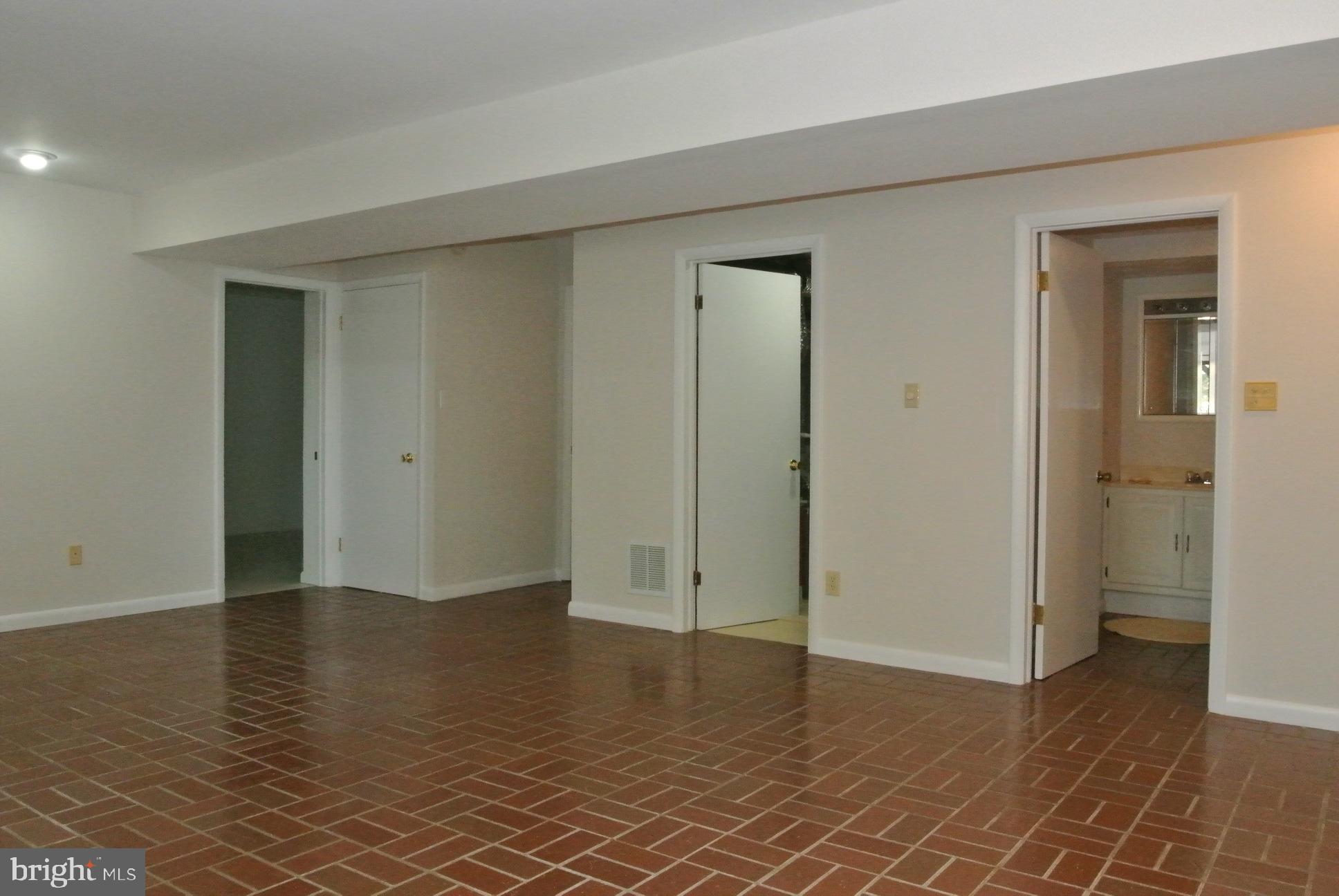 VALLEYWOOD AT FIVE FARMS - Residential Lease