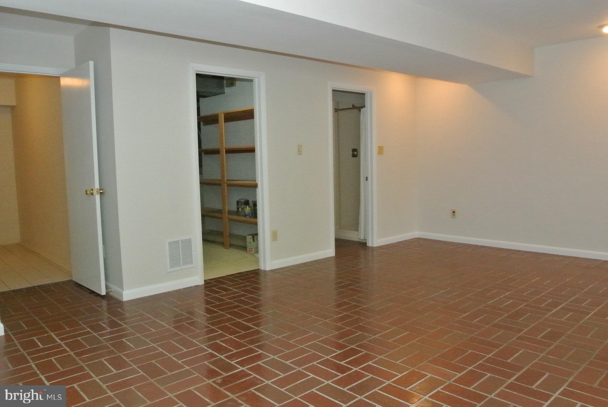 VALLEYWOOD AT FIVE FARMS - Residential Lease