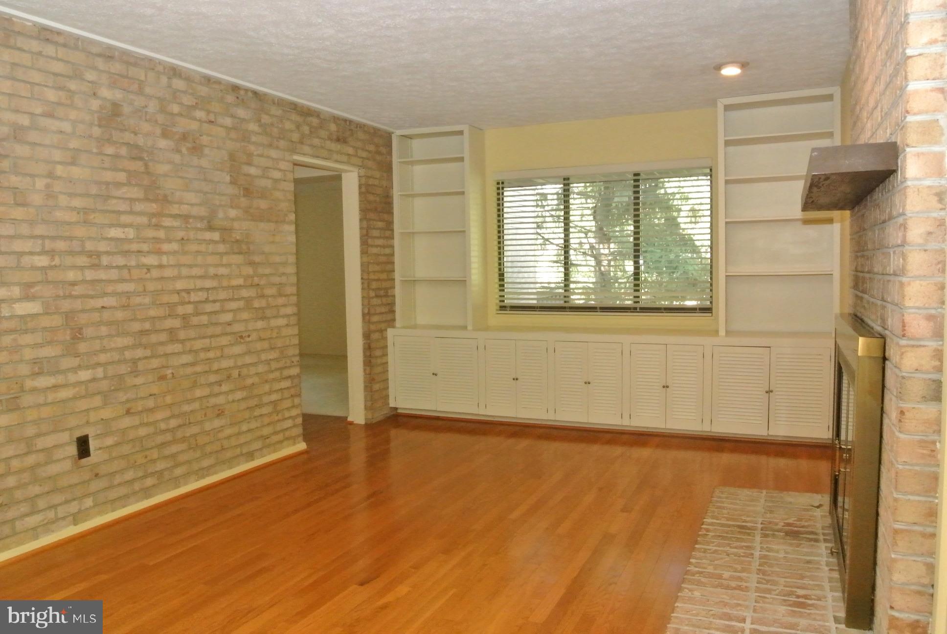 VALLEYWOOD AT FIVE FARMS - Residential Lease