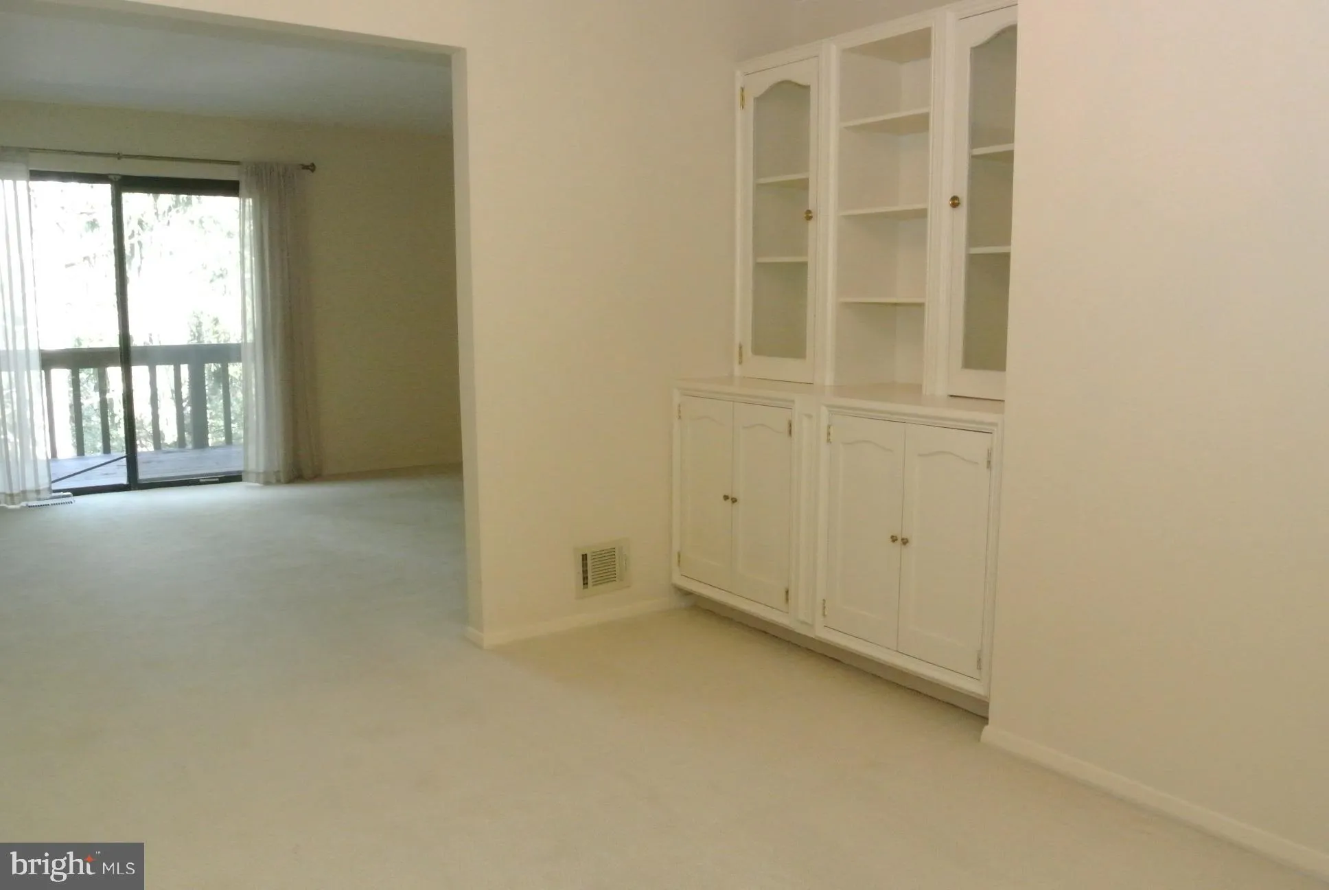 Lutherville Timonium, Maryland 21093, United States, 4 Bedrooms Bedrooms, ,4 BathroomsBathrooms,Residential,Active,224359