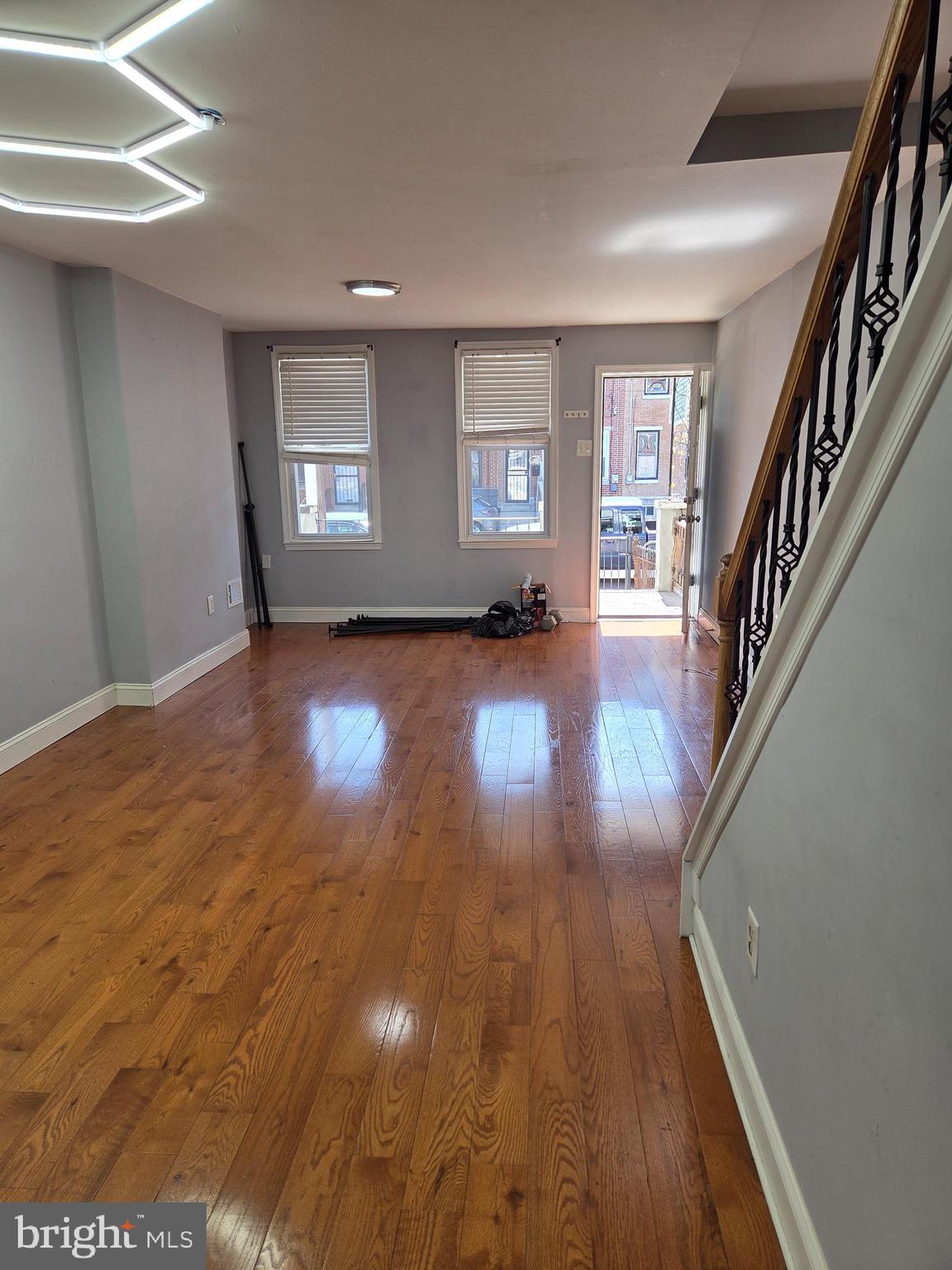 2027 E CUMBERLAND STREET