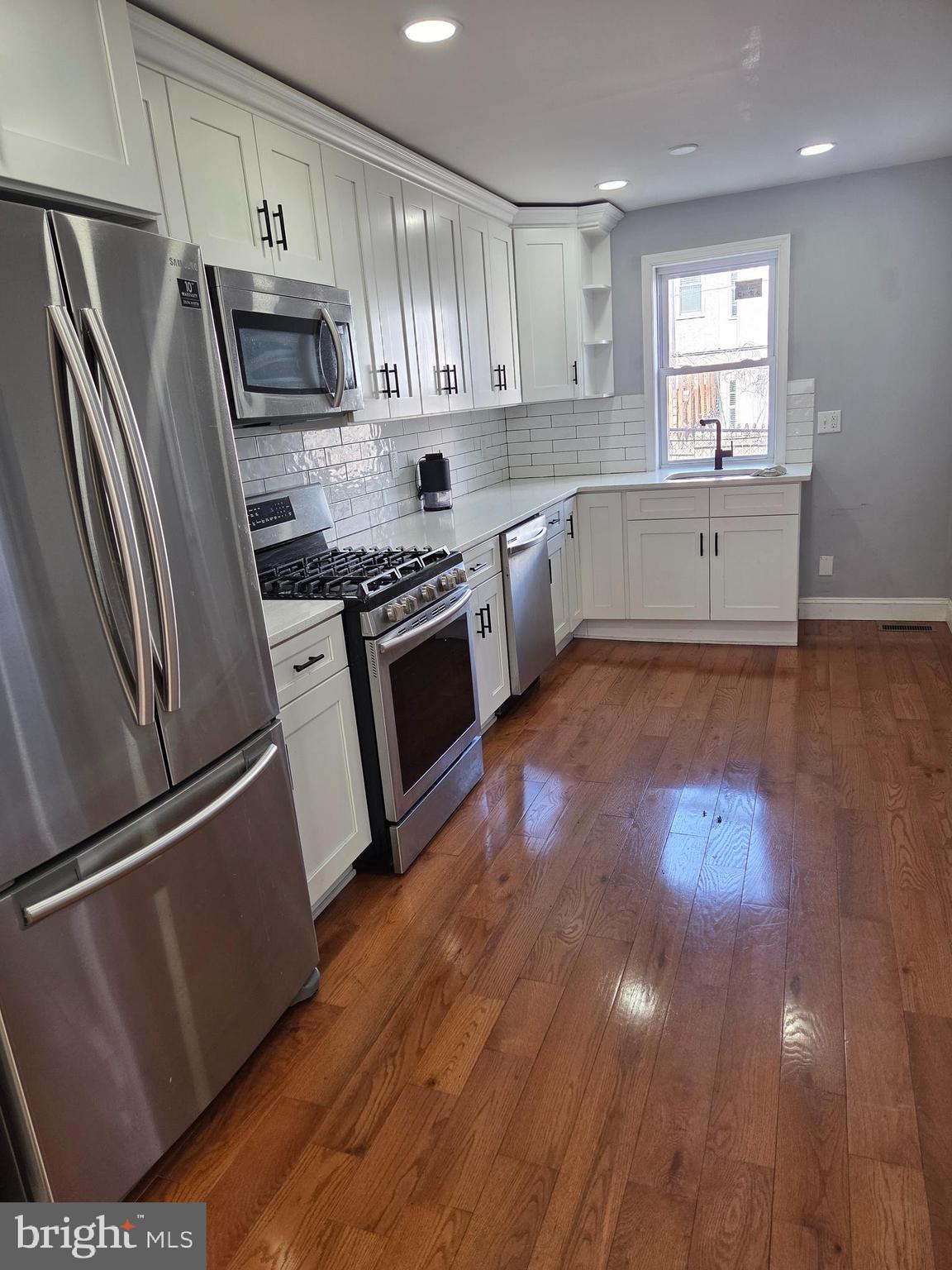 KENSINGTON - Residential